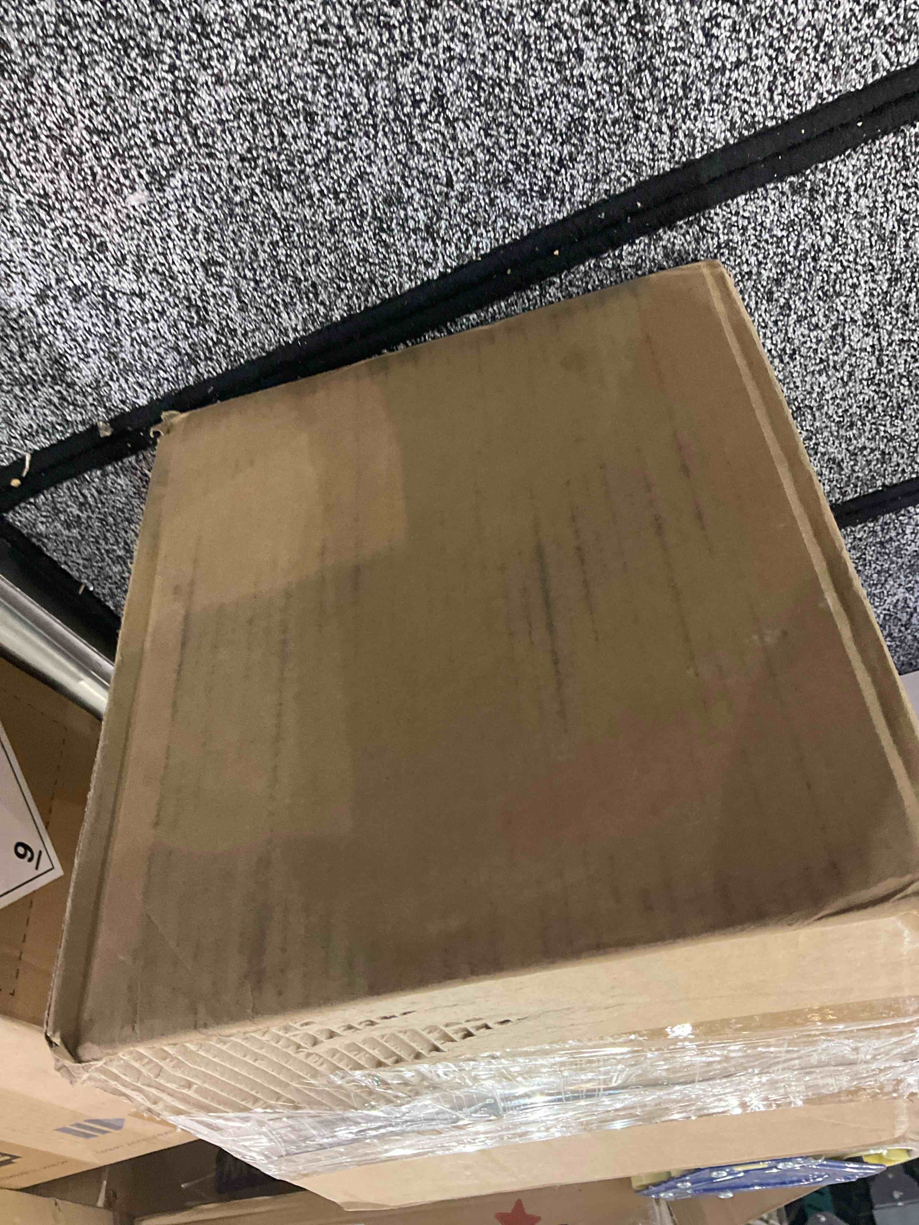 https://s3.amazonaws.com/lotting-images-prod/BargainHunt/EXS01025467_1707494002290.jpeg