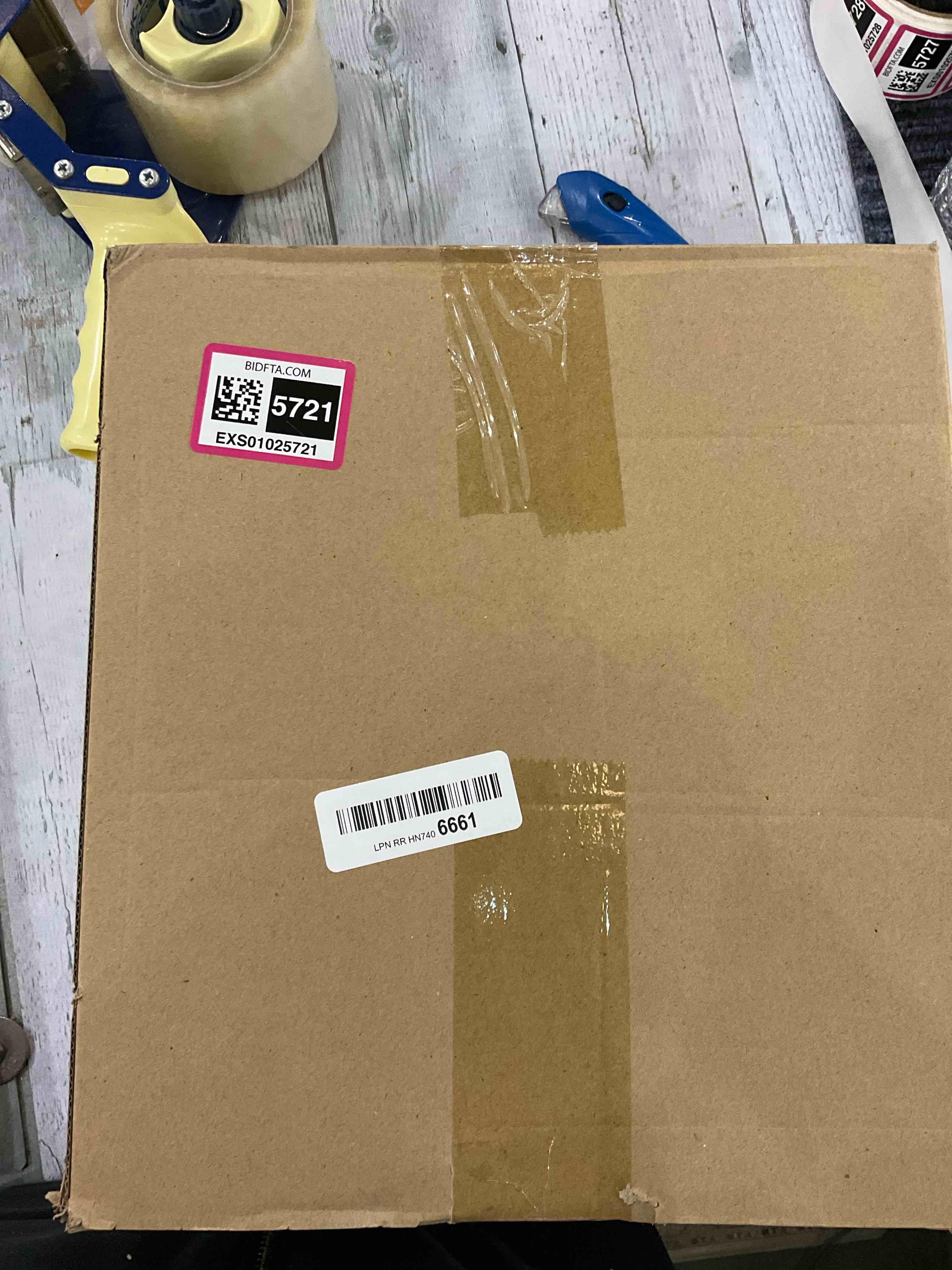 https://s3.amazonaws.com/lotting-images-prod/BargainHunt/EXS01025721_1707835258609.jpeg
