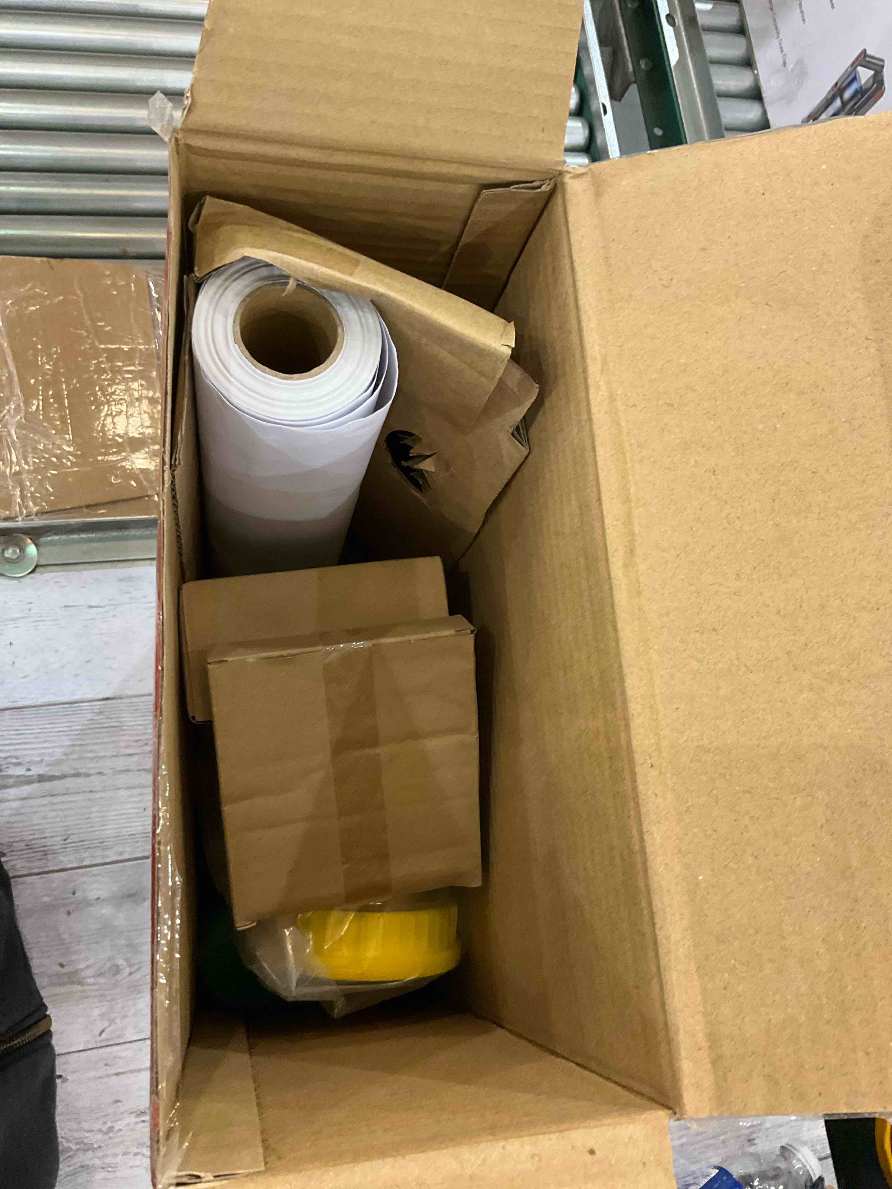 https://s3.amazonaws.com/lotting-images-prod/BargainHunt/EXS01025798_1707852850045.jpeg