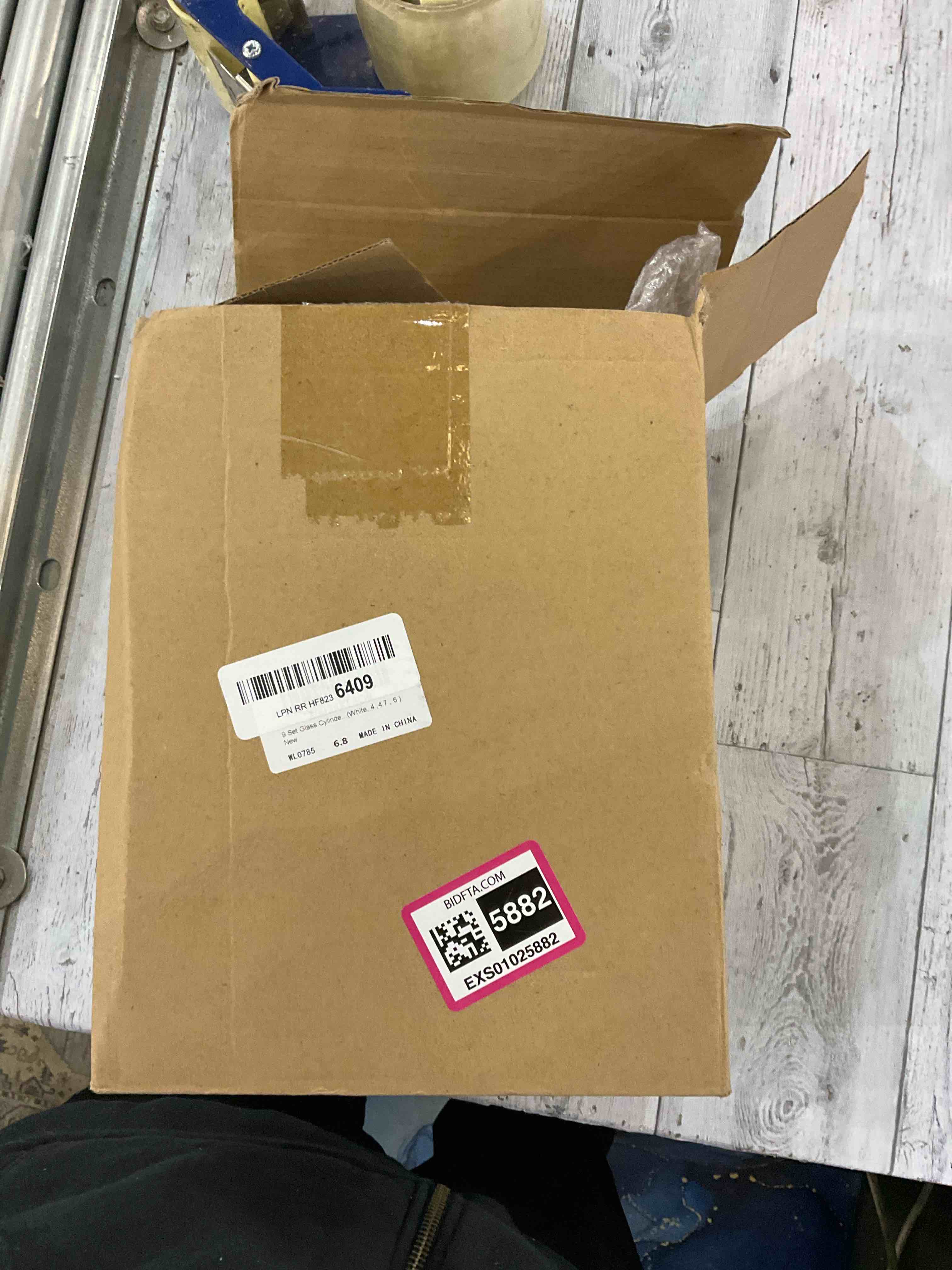 https://s3.amazonaws.com/lotting-images-prod/BargainHunt/EXS01025882_1707922883433.jpeg
