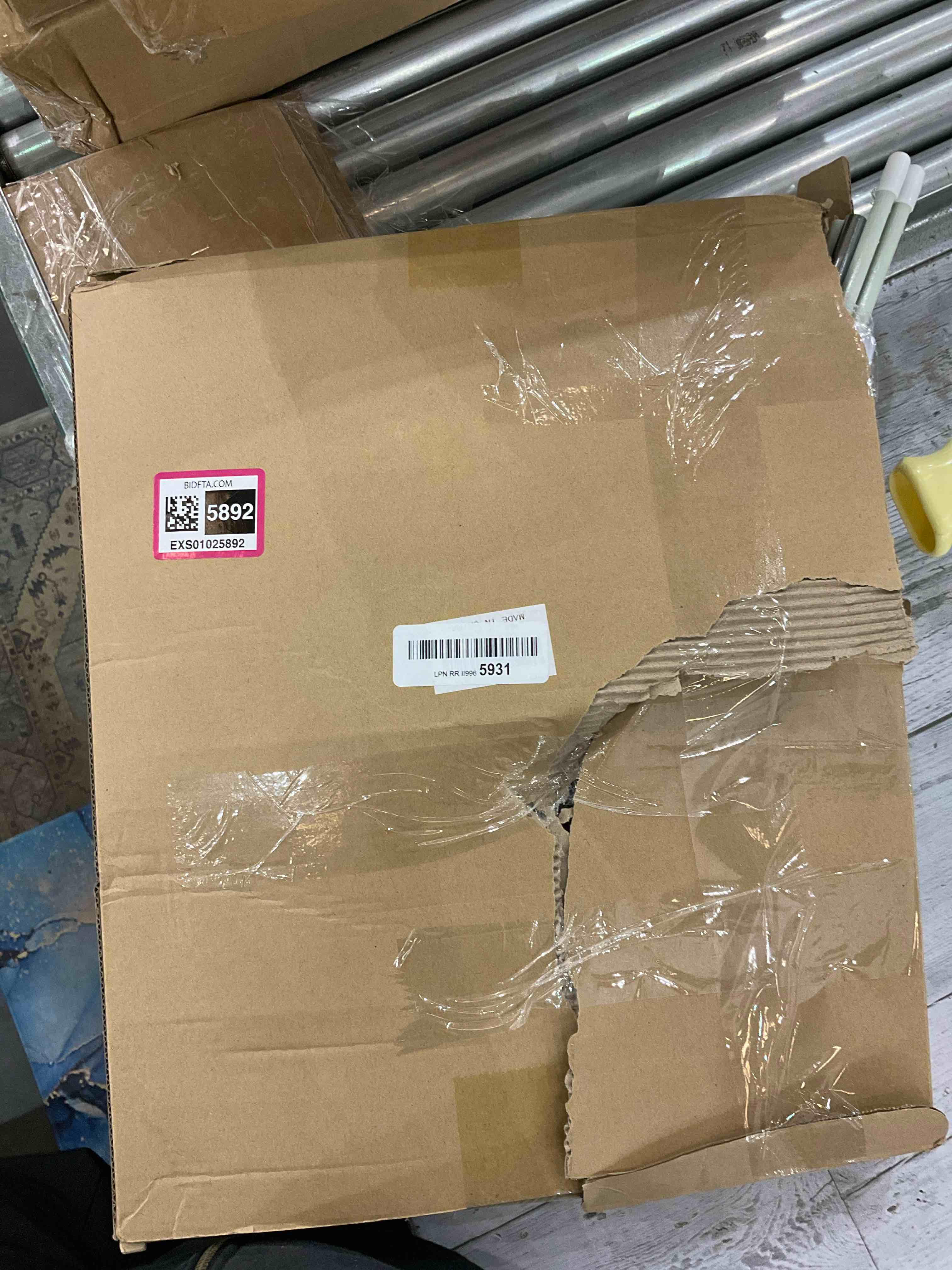 https://s3.amazonaws.com/lotting-images-prod/BargainHunt/EXS01025892_1707924605219.jpeg