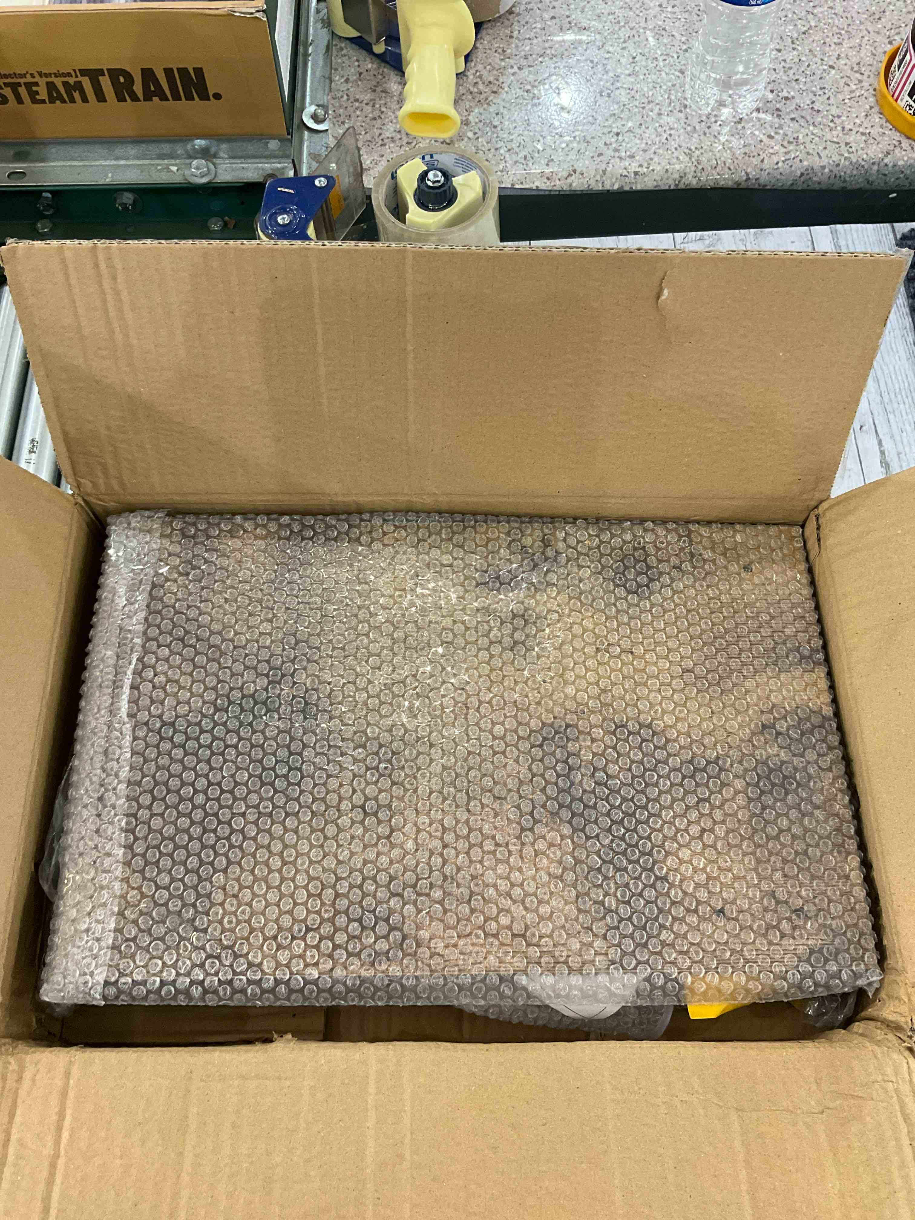 https://s3.amazonaws.com/lotting-images-prod/BargainHunt/EXS01025896_1707925550130.jpeg