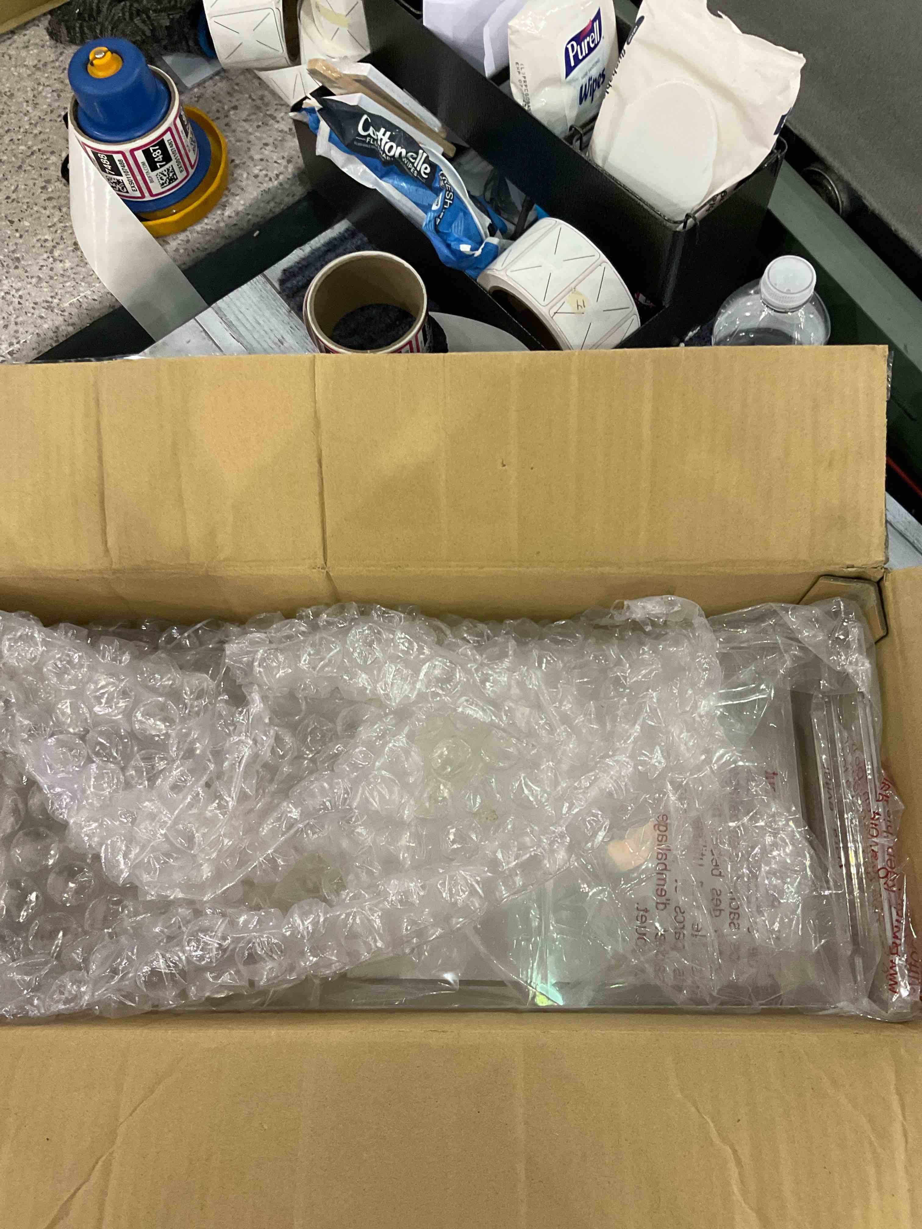 https://s3.amazonaws.com/lotting-images-prod/BargainHunt/EXS01025974_1708003672167.jpeg