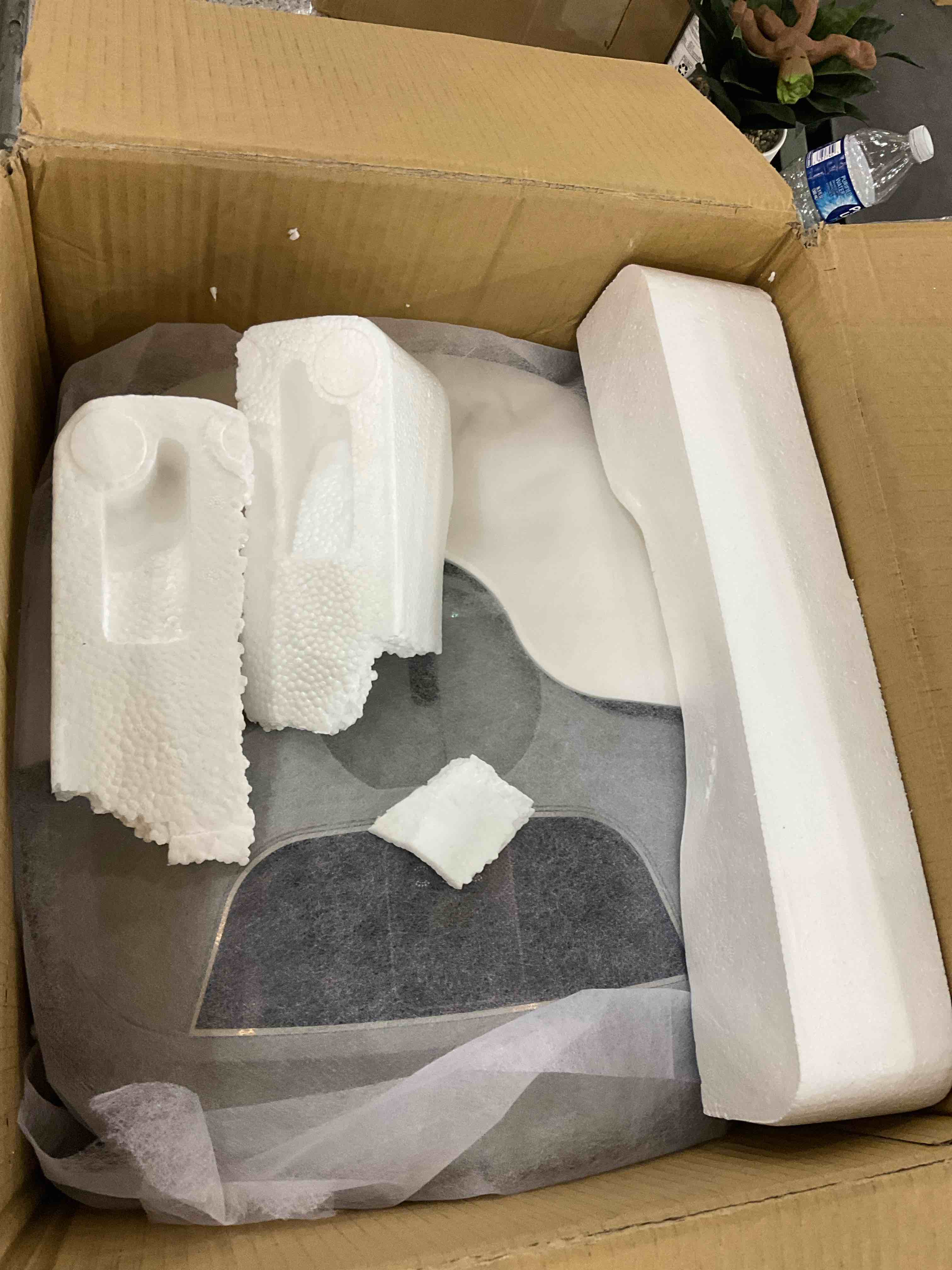 https://s3.amazonaws.com/lotting-images-prod/BargainHunt/EXS01025996_1708009966508.jpeg