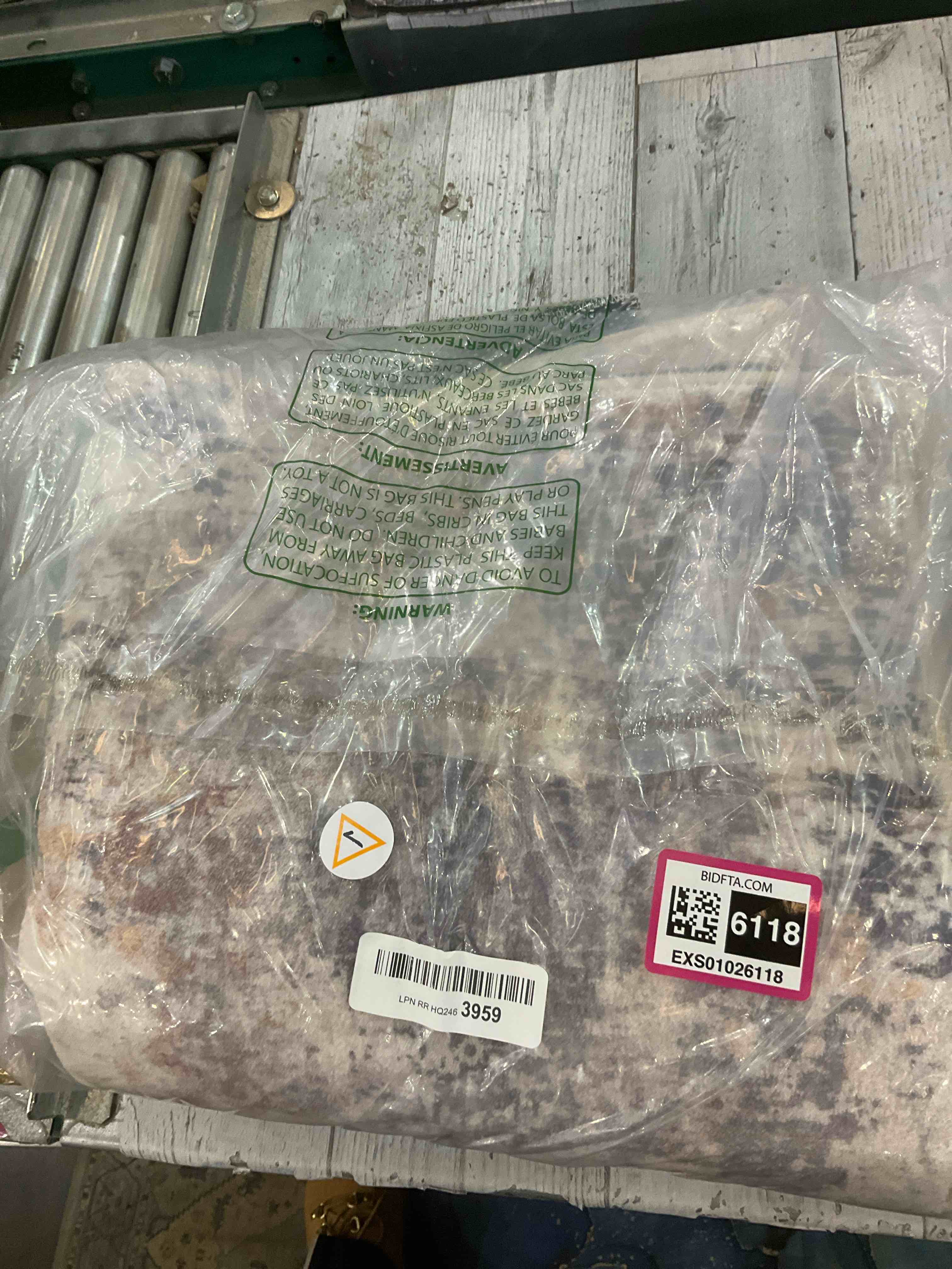 https://s3.amazonaws.com/lotting-images-prod/BargainHunt/EXS01026118_1710257339750.jpeg