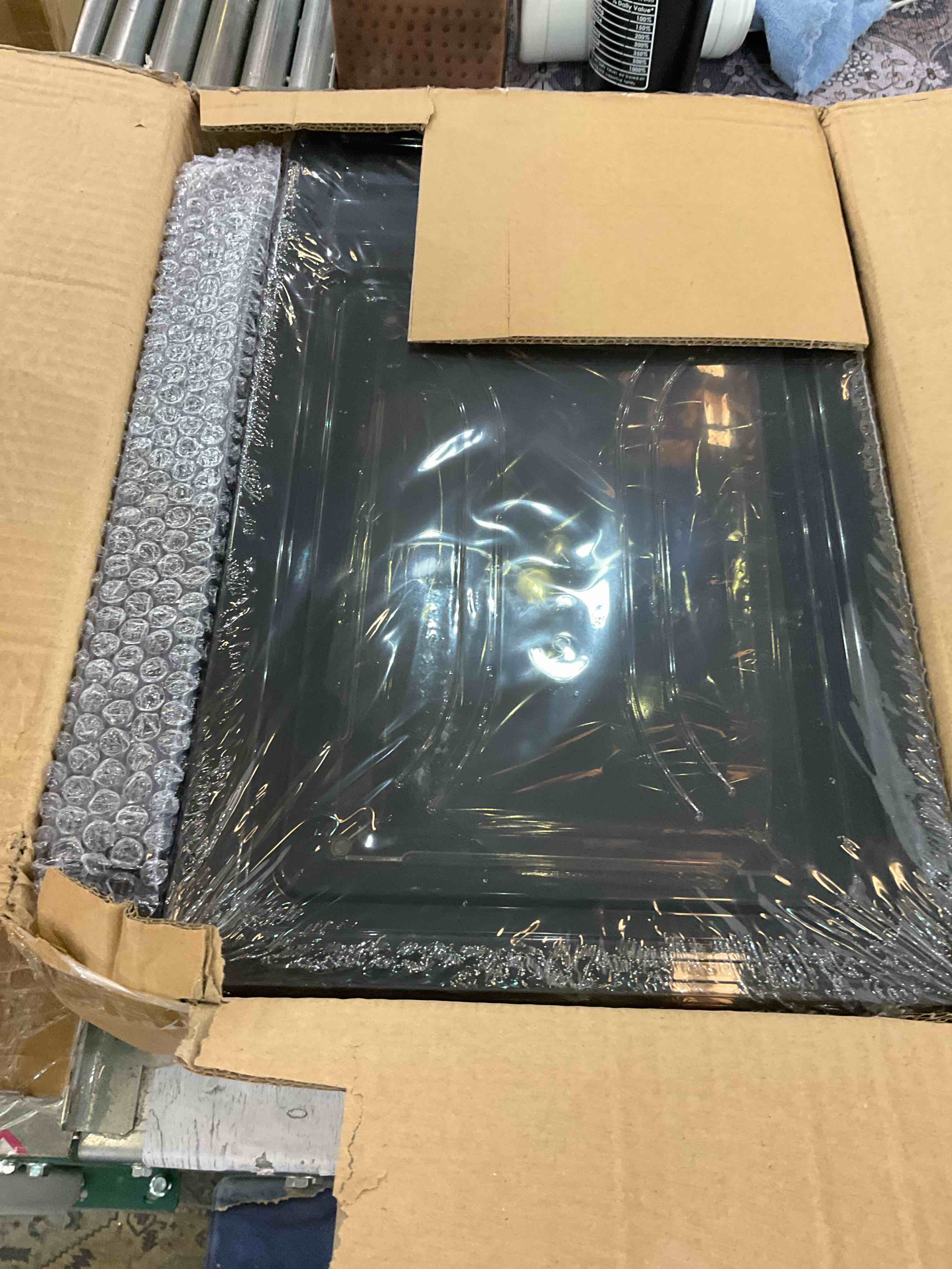 https://s3.amazonaws.com/lotting-images-prod/BargainHunt/EXS01026119_1710257403976.jpeg