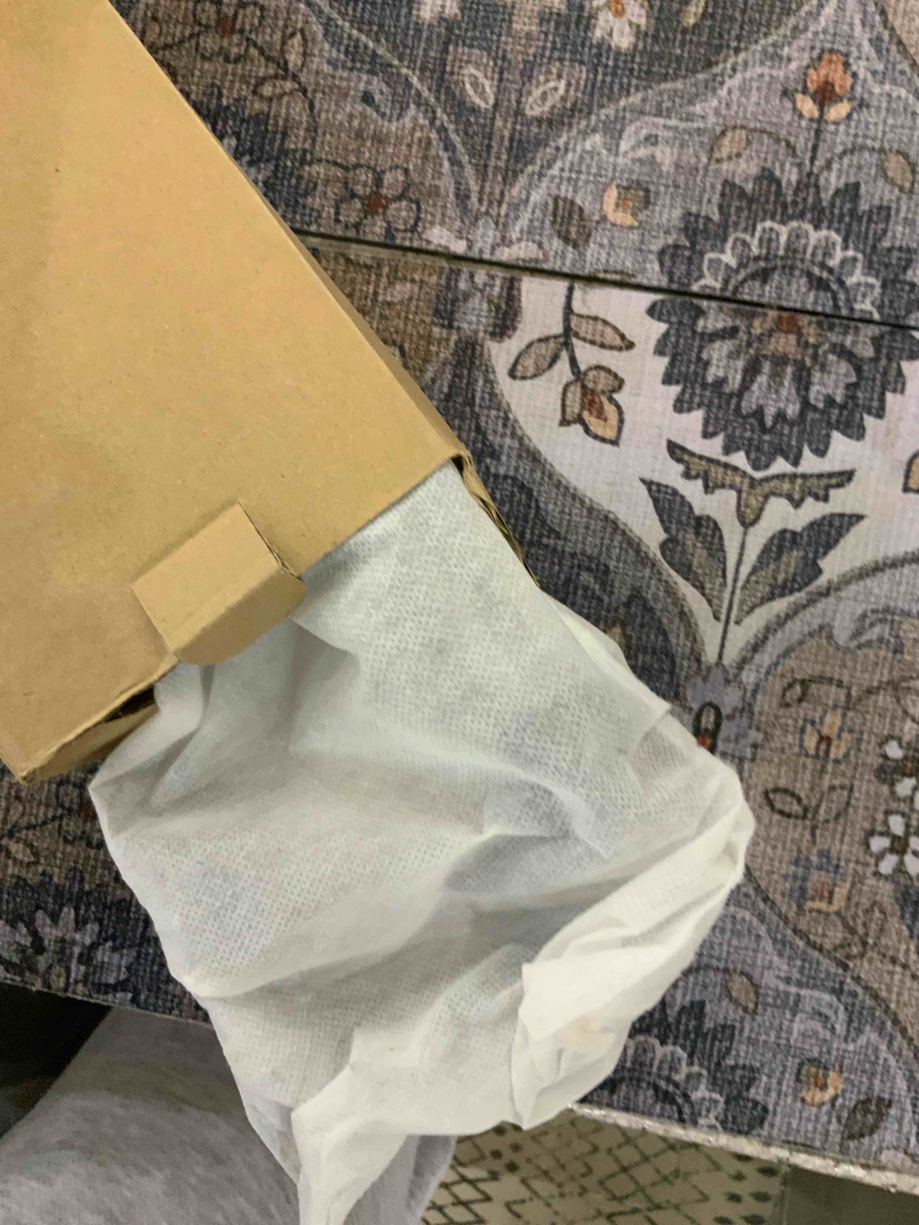 https://s3.amazonaws.com/lotting-images-prod/BargainHunt/EXS01026370_1711640316992.jpeg