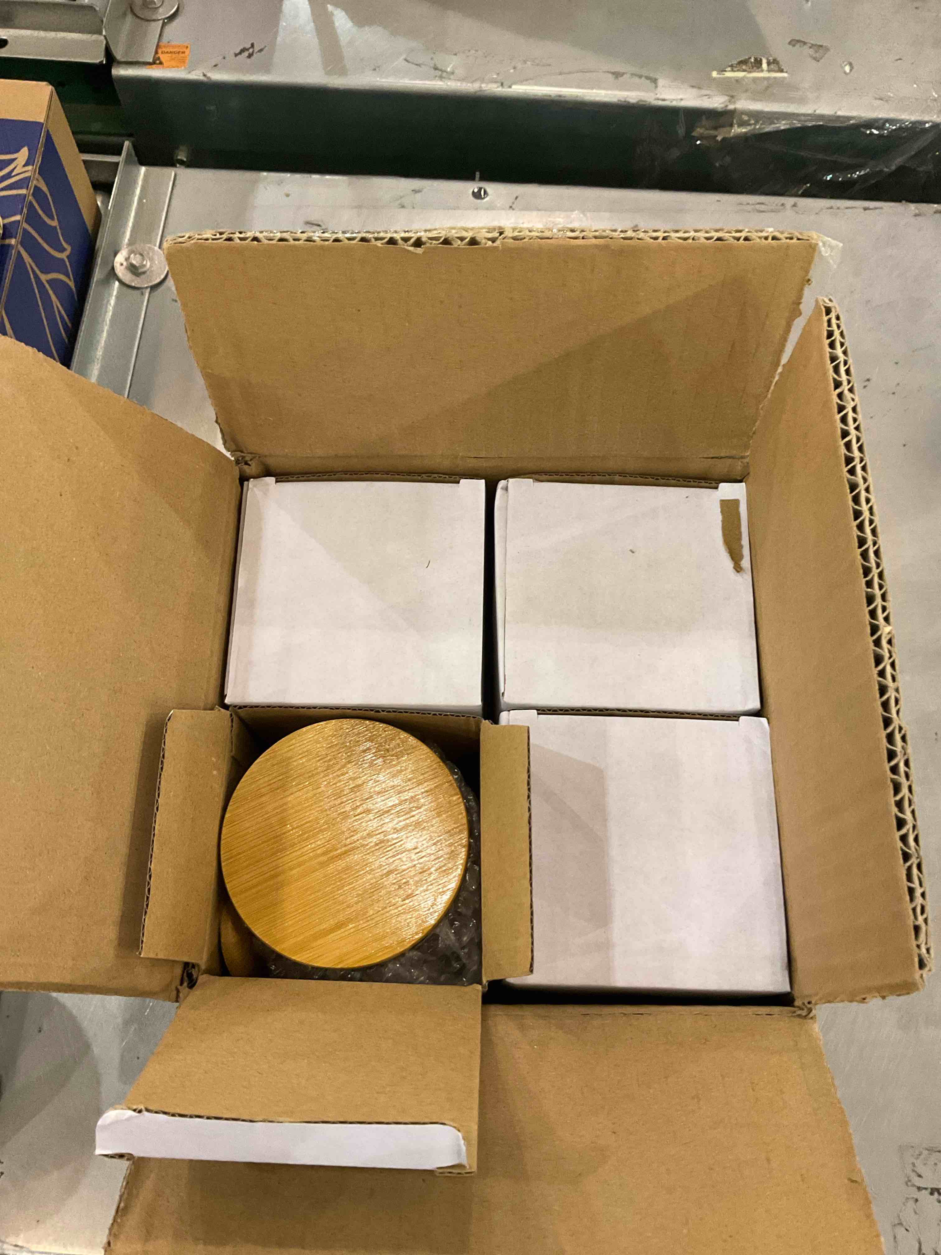 https://s3.amazonaws.com/lotting-images-prod/BargainHunt/EXS01026546_1707319918431.jpeg