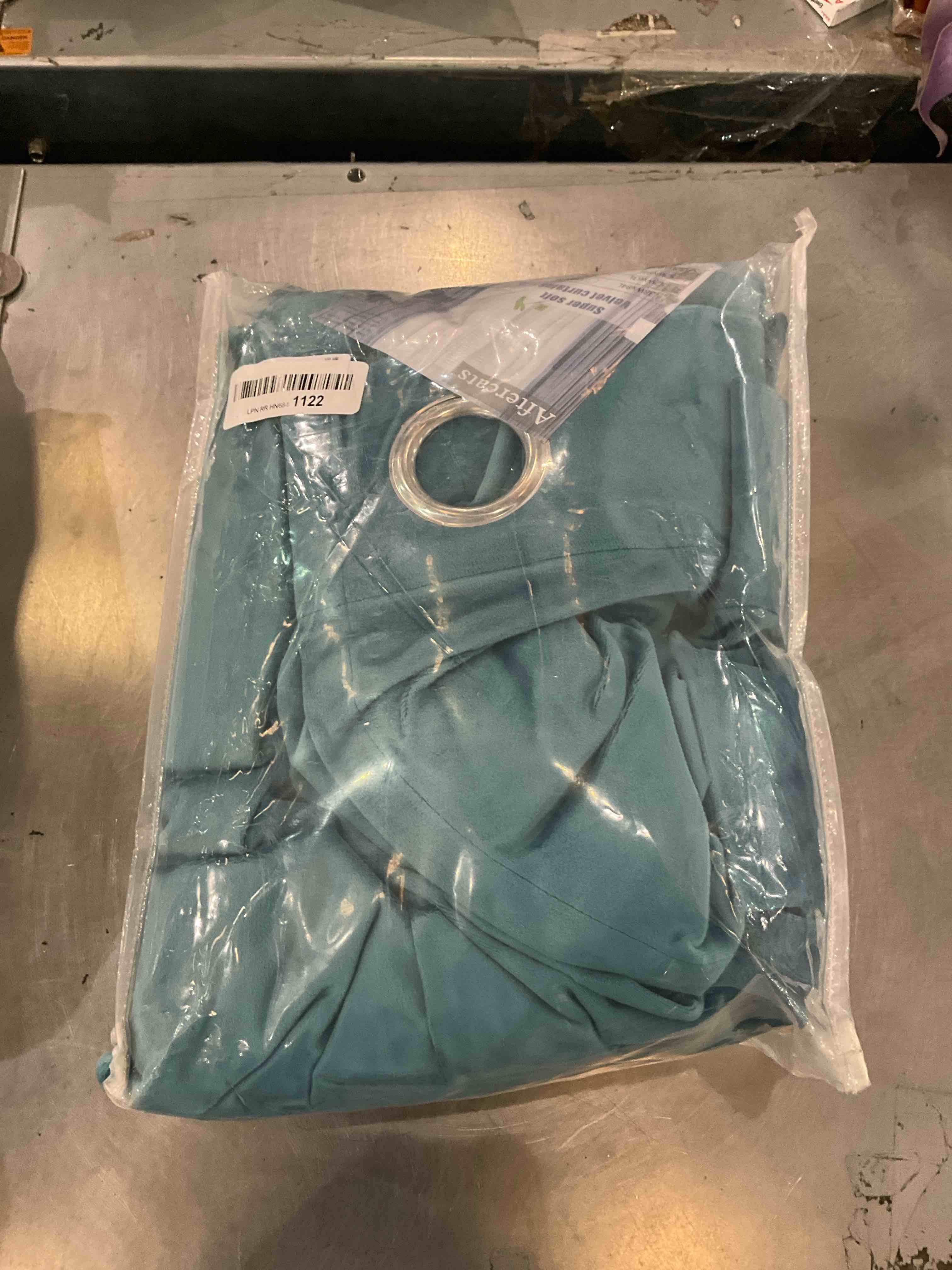 https://s3.amazonaws.com/lotting-images-prod/BargainHunt/EXS01026584_1707323488923.jpeg