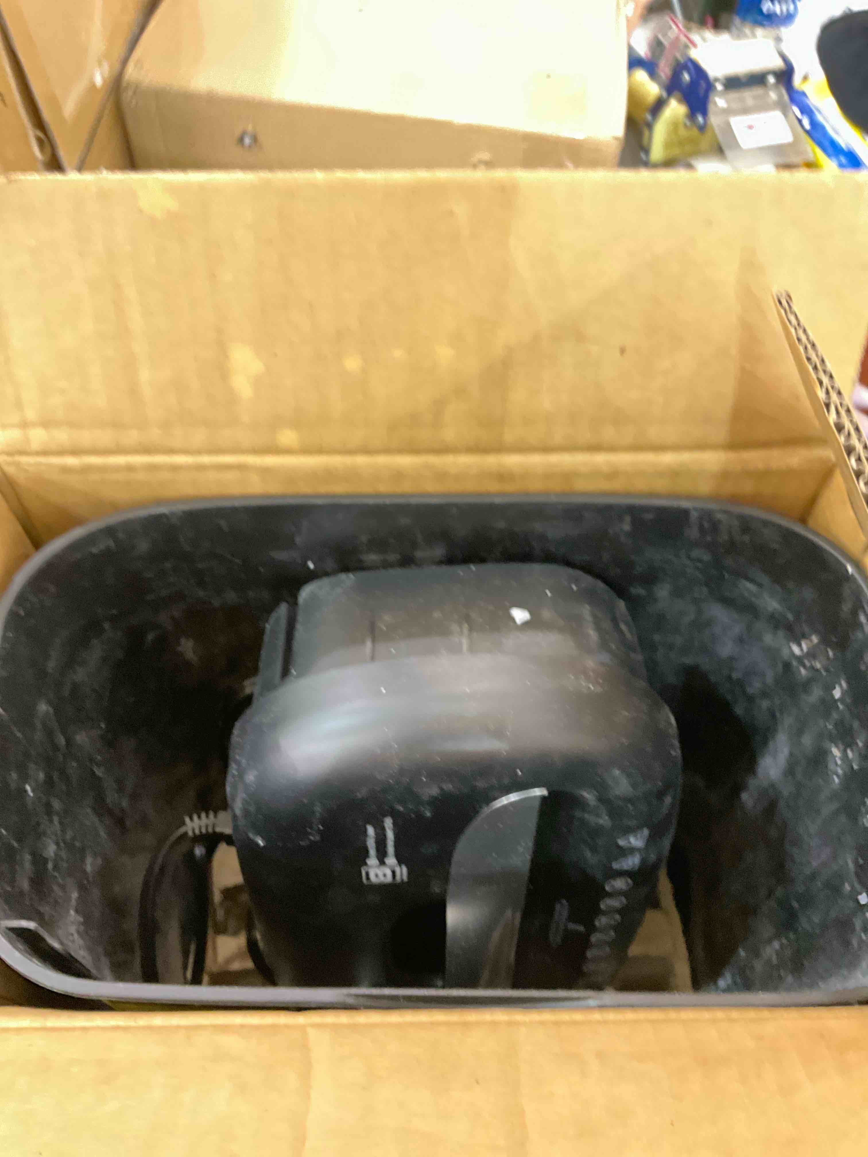 https://s3.amazonaws.com/lotting-images-prod/BargainHunt/EXS01026622_1707328966154.jpeg