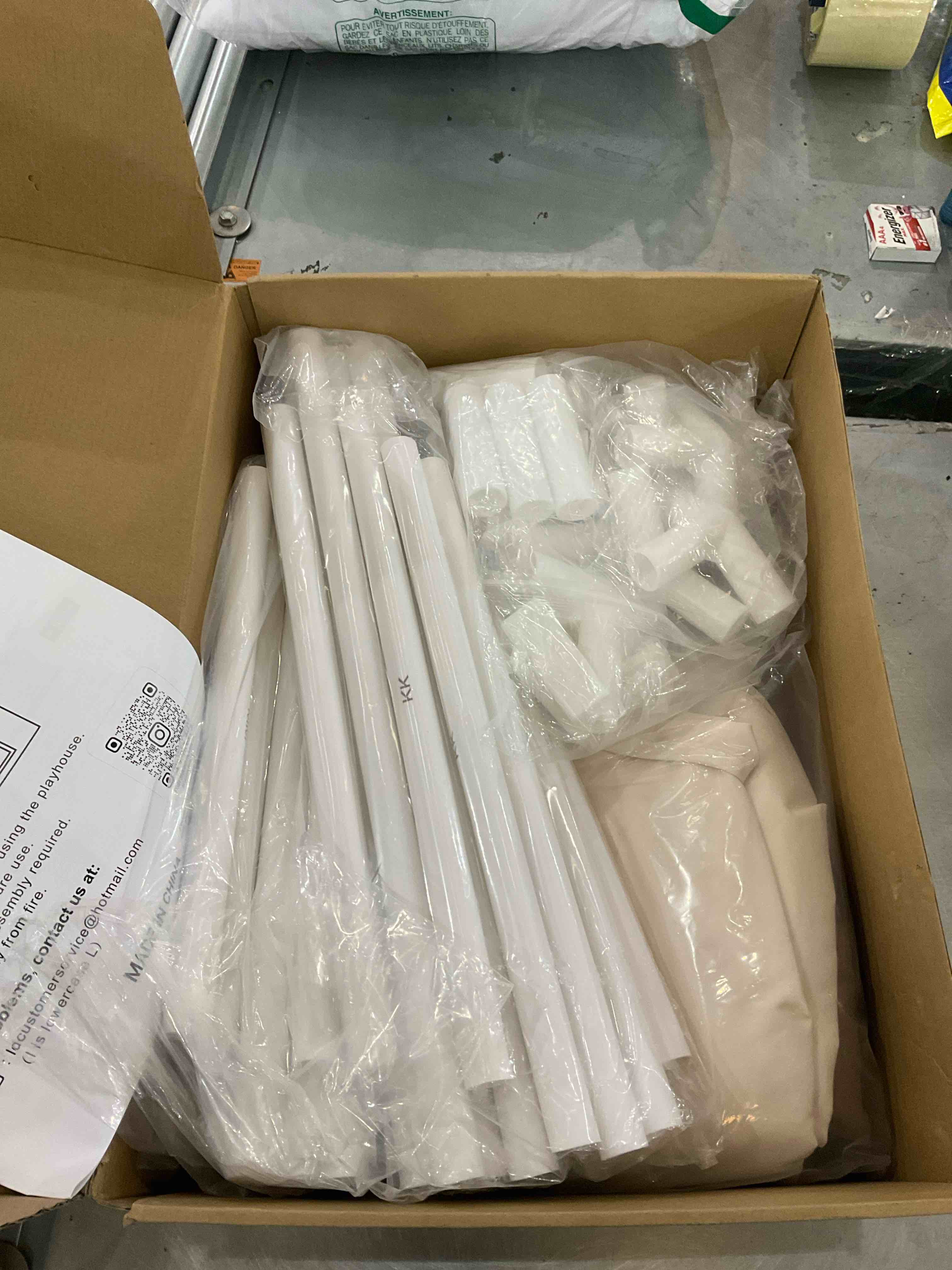 Kids tent with two windows