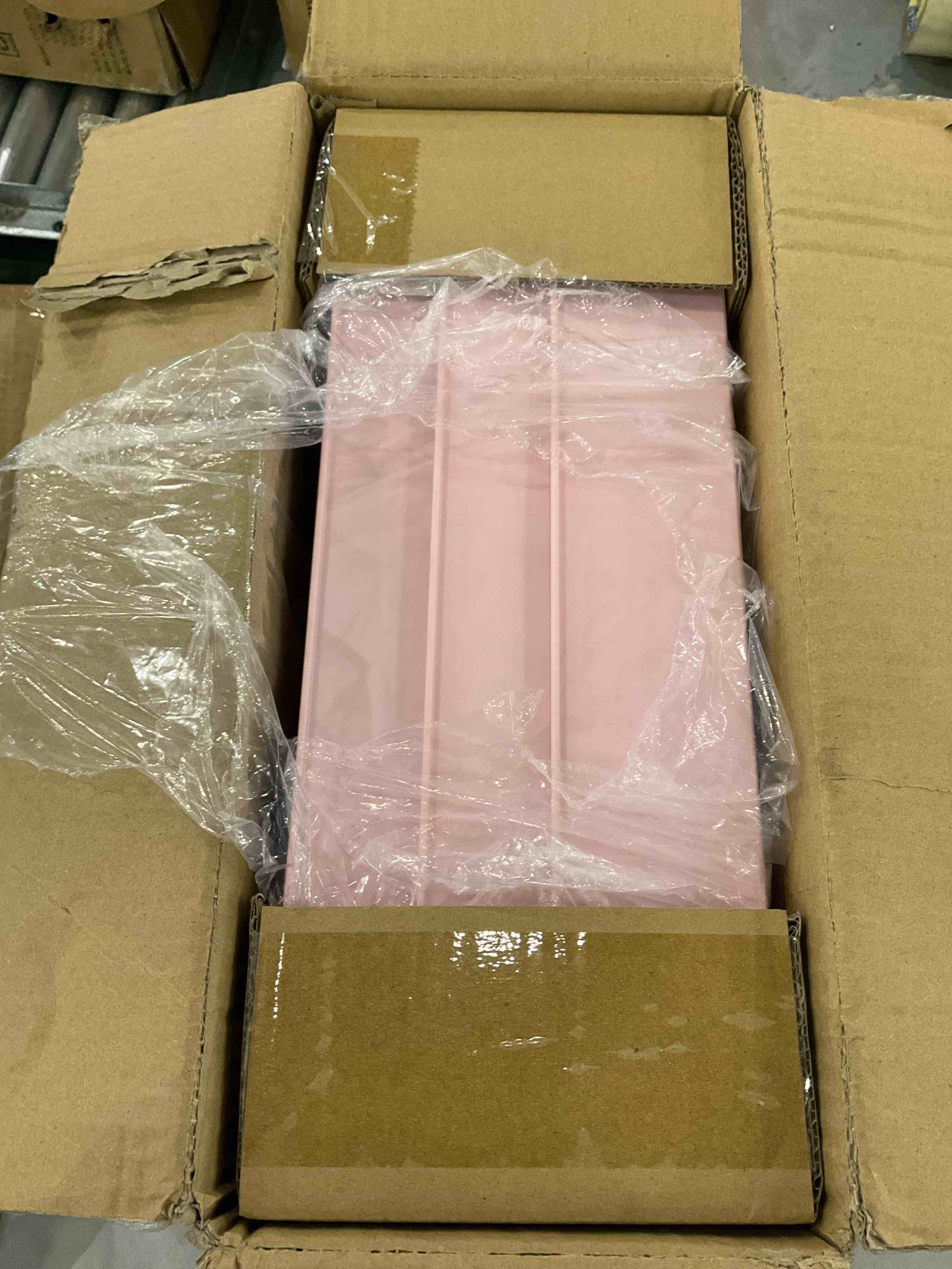 https://s3.amazonaws.com/lotting-images-prod/BargainHunt/EXS01026899_1707489937164.jpeg