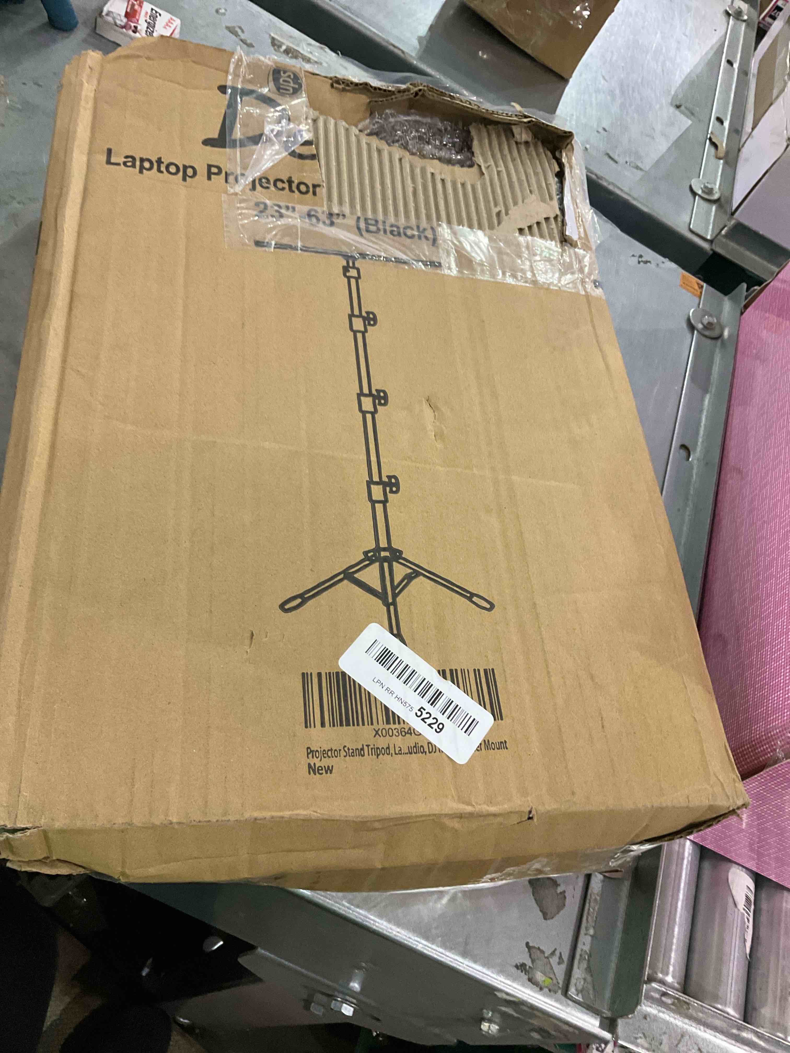 https://s3.amazonaws.com/lotting-images-prod/BargainHunt/EXS01027108_1707397156117.jpeg