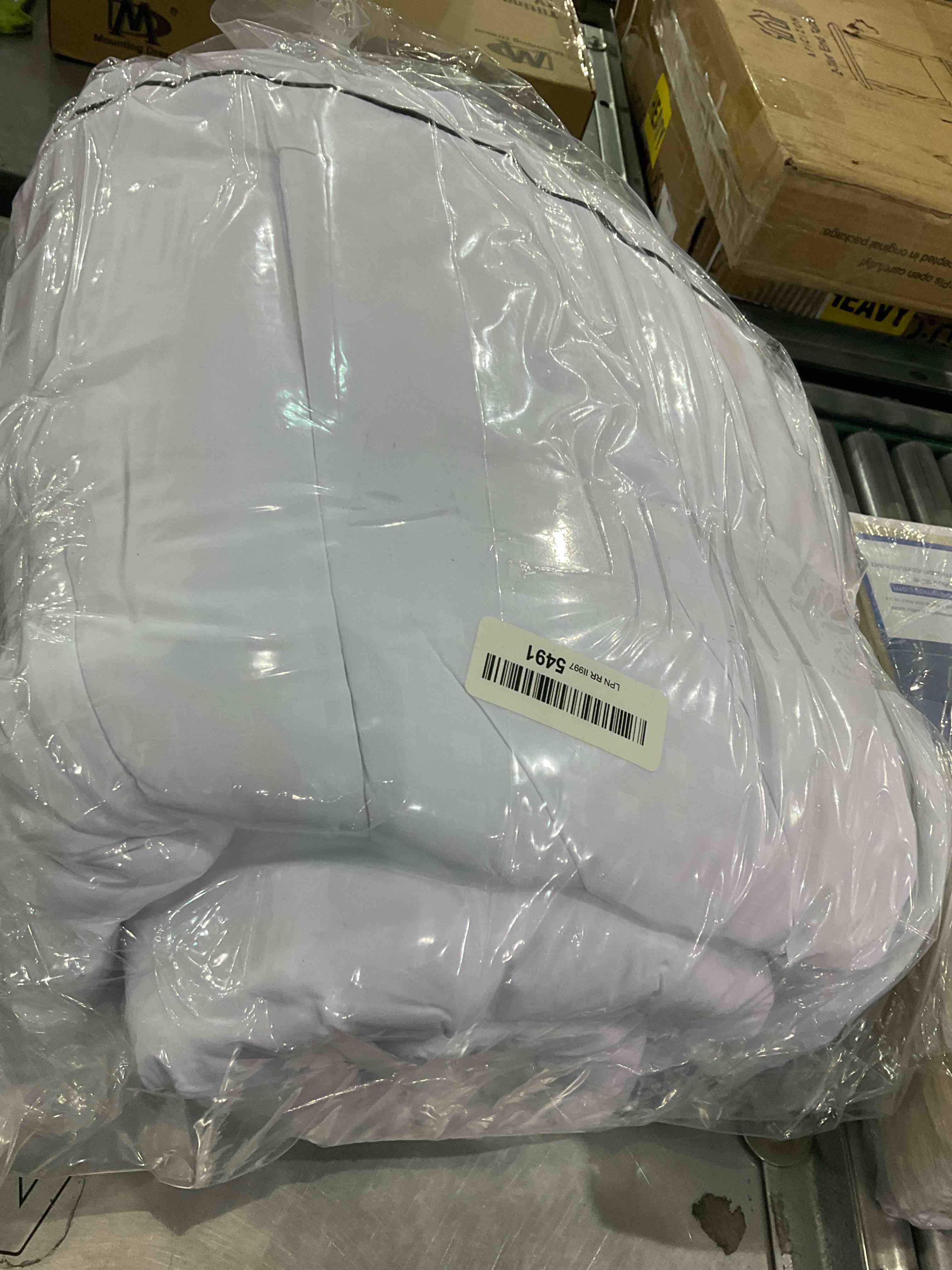 https://s3.amazonaws.com/lotting-images-prod/BargainHunt/EXS01027252_1707485131898.jpeg