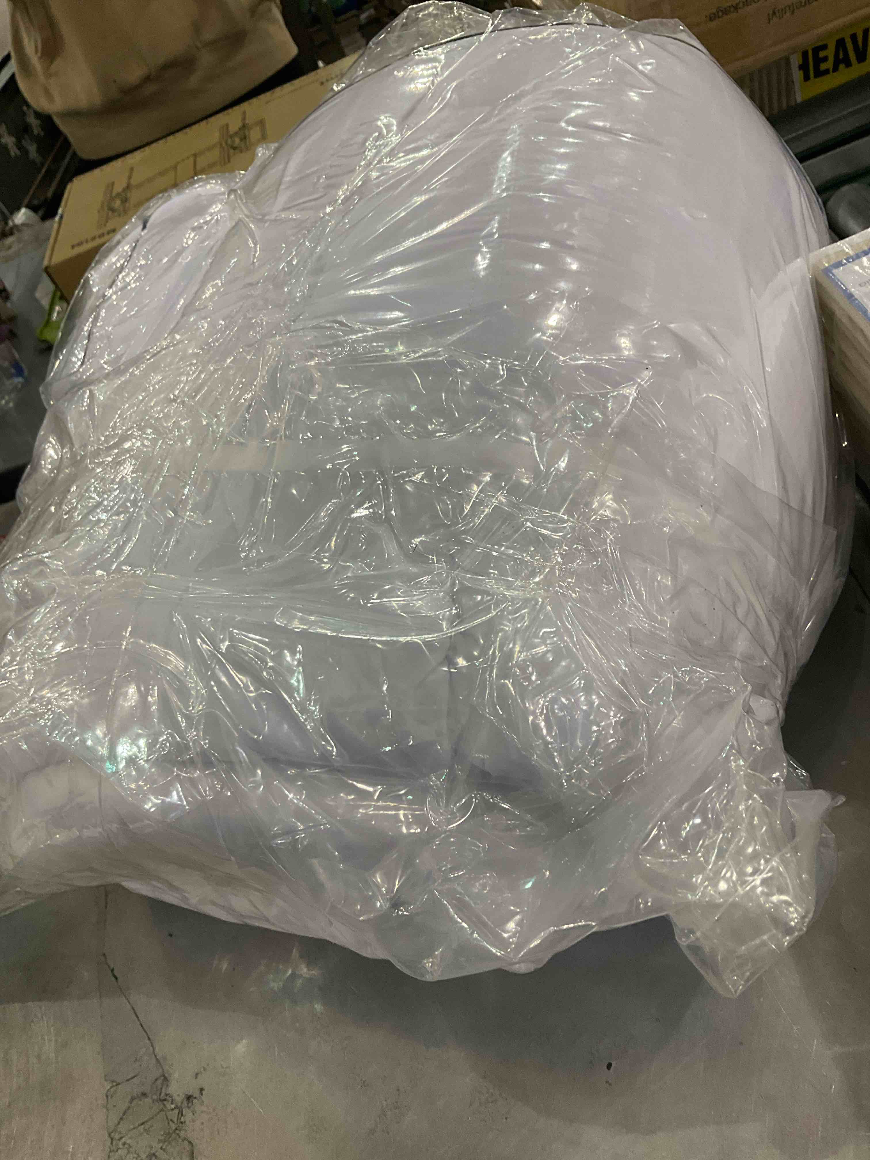 https://s3.amazonaws.com/lotting-images-prod/BargainHunt/EXS01027252_1707485136446.jpeg
