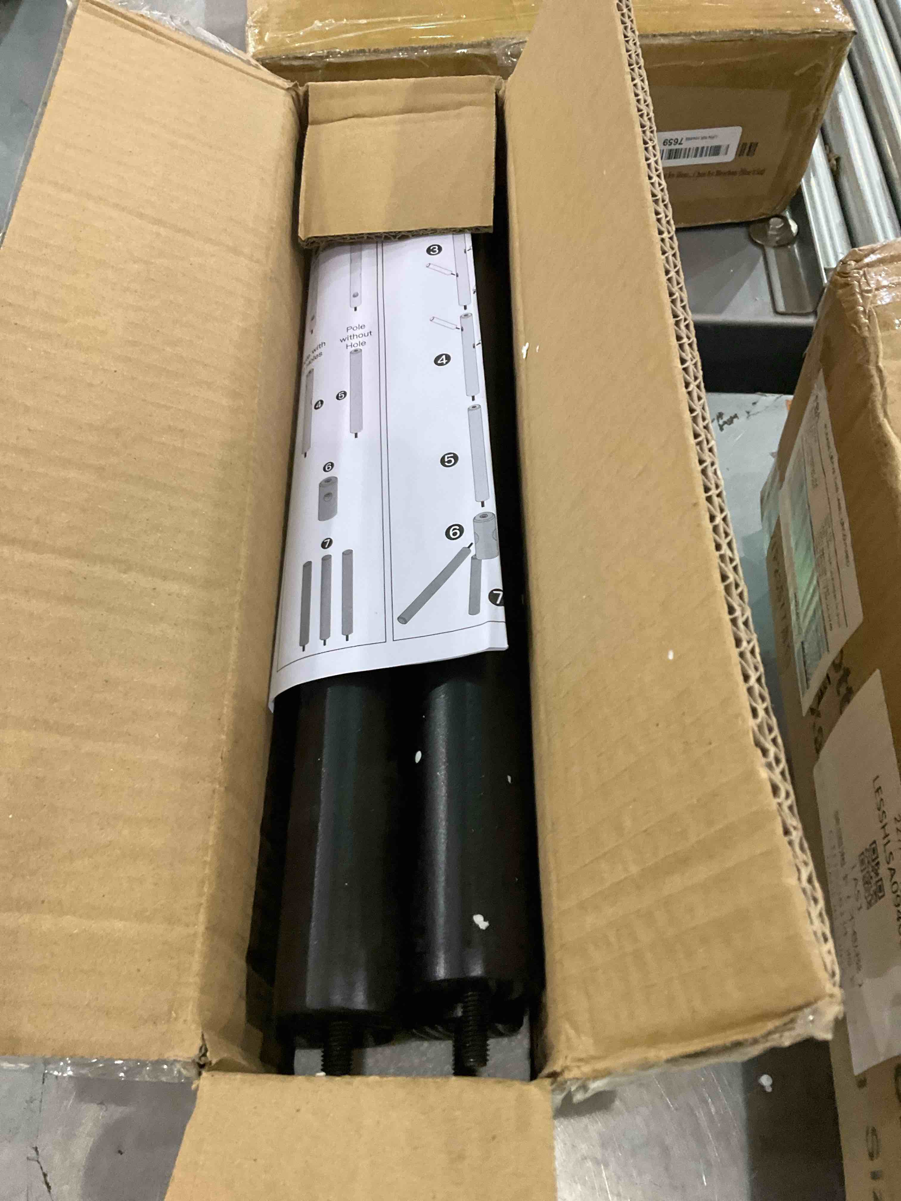 https://s3.amazonaws.com/lotting-images-prod/BargainHunt/EXS01027272_1707490277264.jpeg