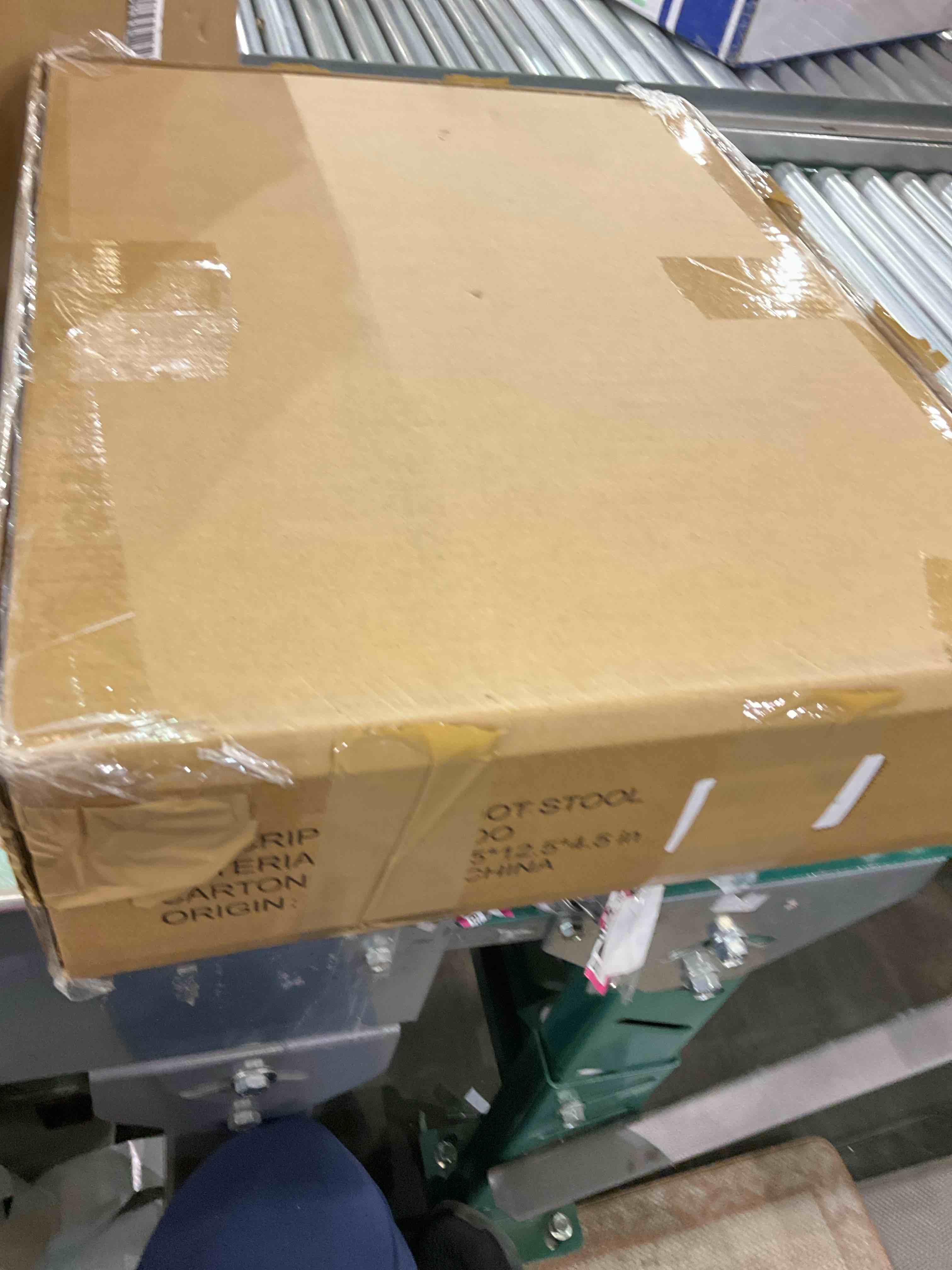 https://s3.amazonaws.com/lotting-images-prod/BargainHunt/EXS01027343_1707500851062.jpeg
