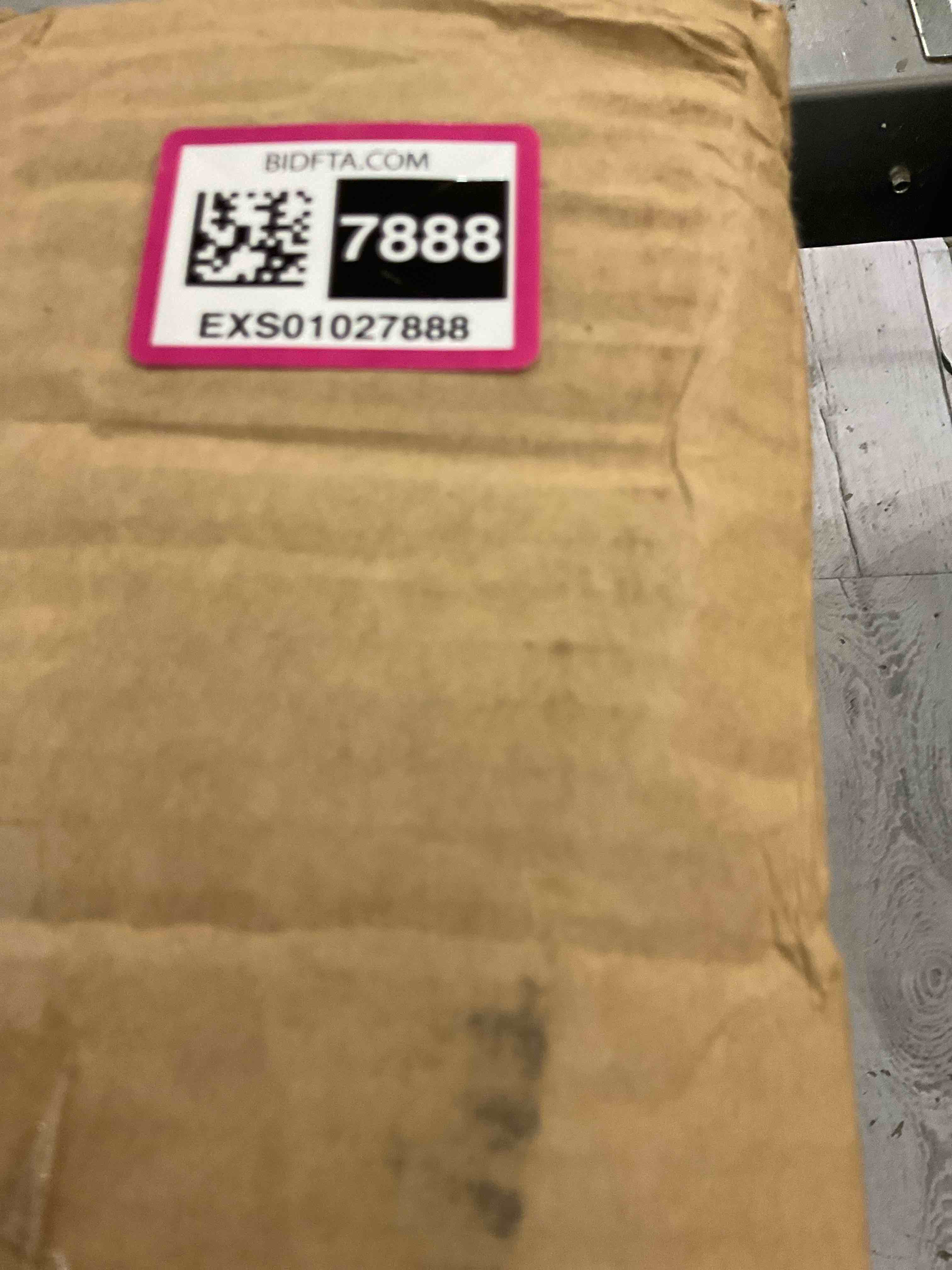 https://s3.amazonaws.com/lotting-images-prod/BargainHunt/EXS01027888_1707752608154.jpeg