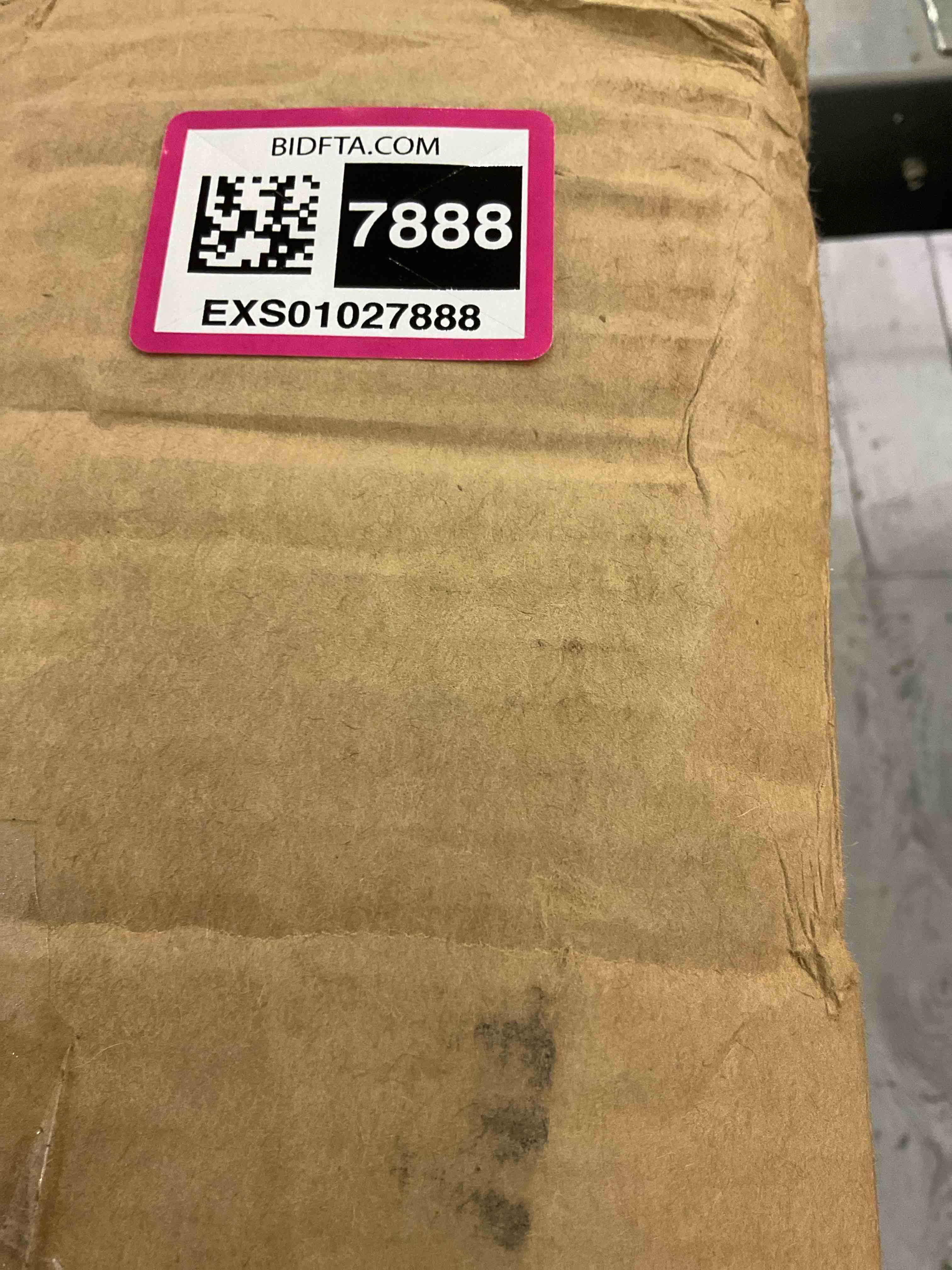 https://s3.amazonaws.com/lotting-images-prod/BargainHunt/EXS01027888_1707752609537.jpeg