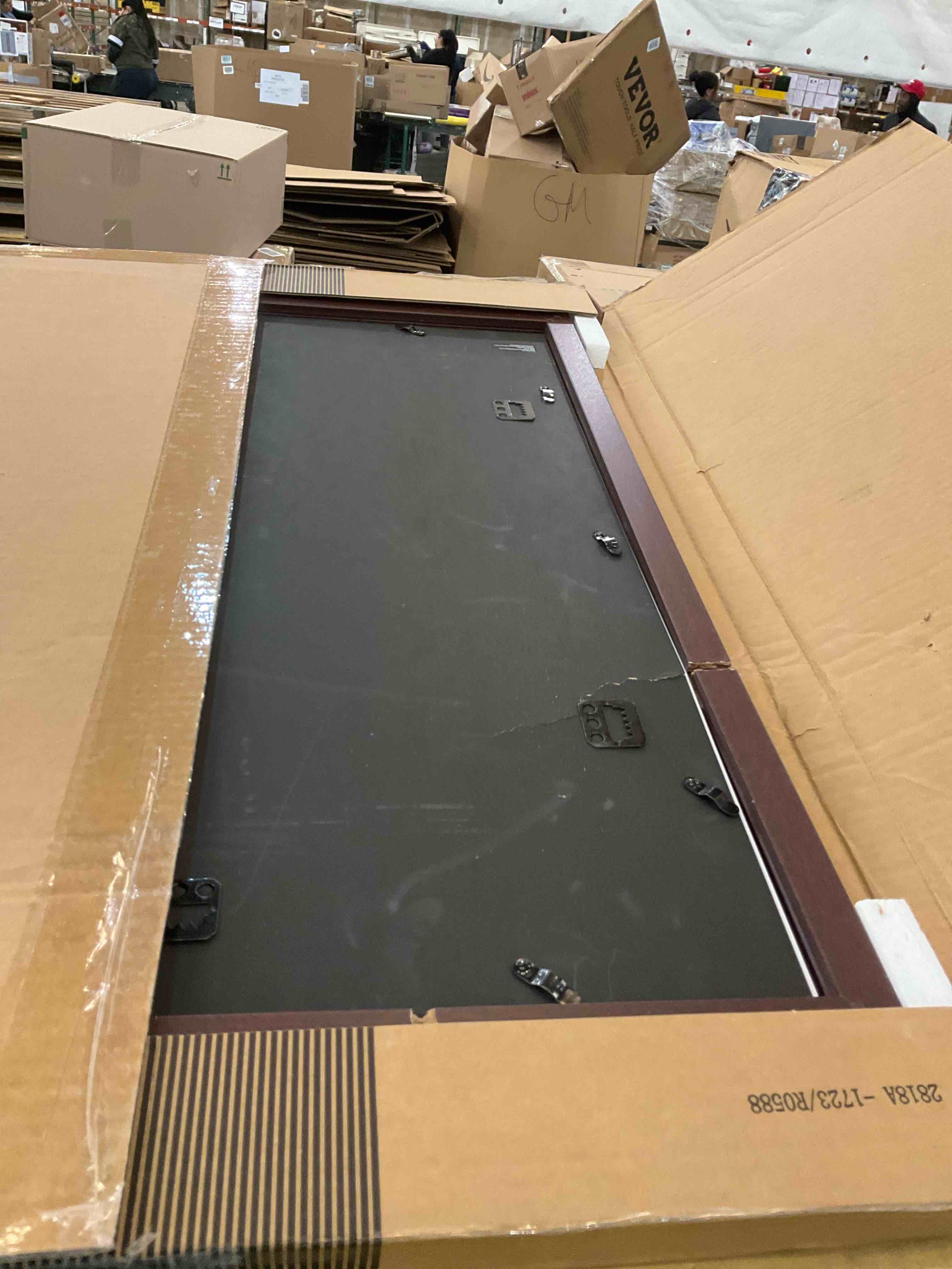 https://s3.amazonaws.com/lotting-images-prod/BargainHunt/EXS01028284_1709144926954.jpeg