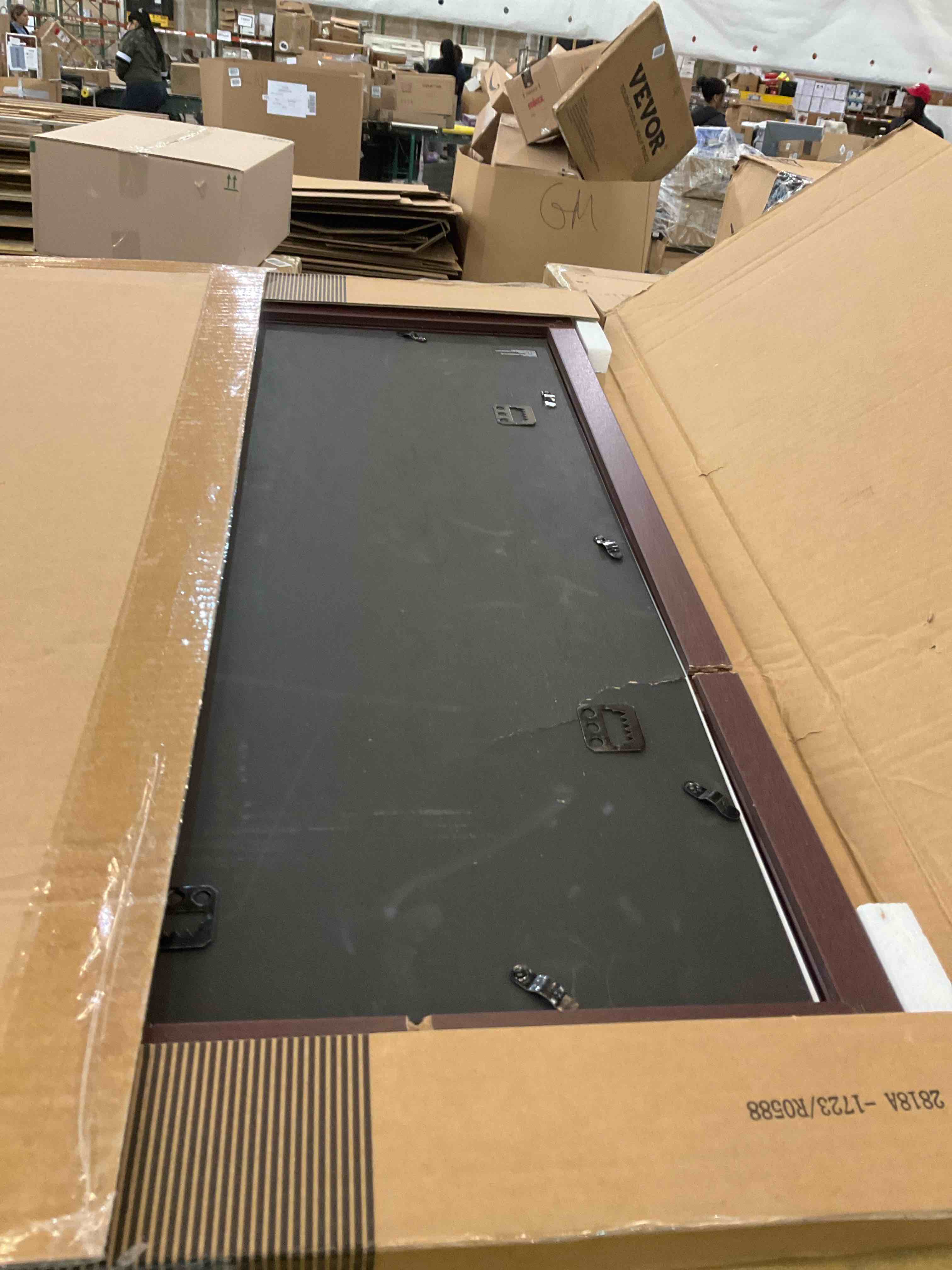 https://s3.amazonaws.com/lotting-images-prod/BargainHunt/EXS01028284_1709144927821.jpeg
