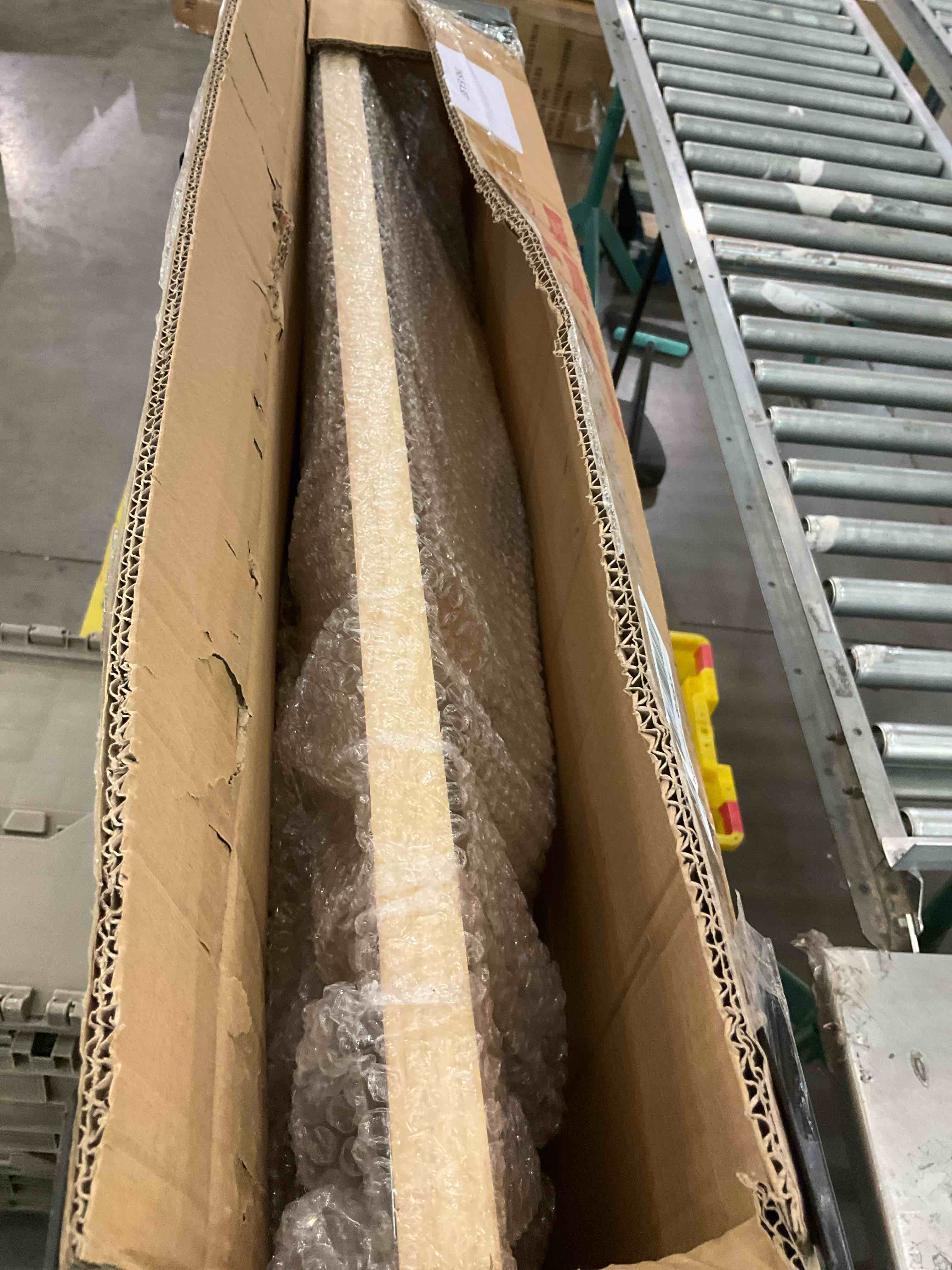 https://s3.amazonaws.com/lotting-images-prod/BargainHunt/EXS01028288_1709145487388.jpeg