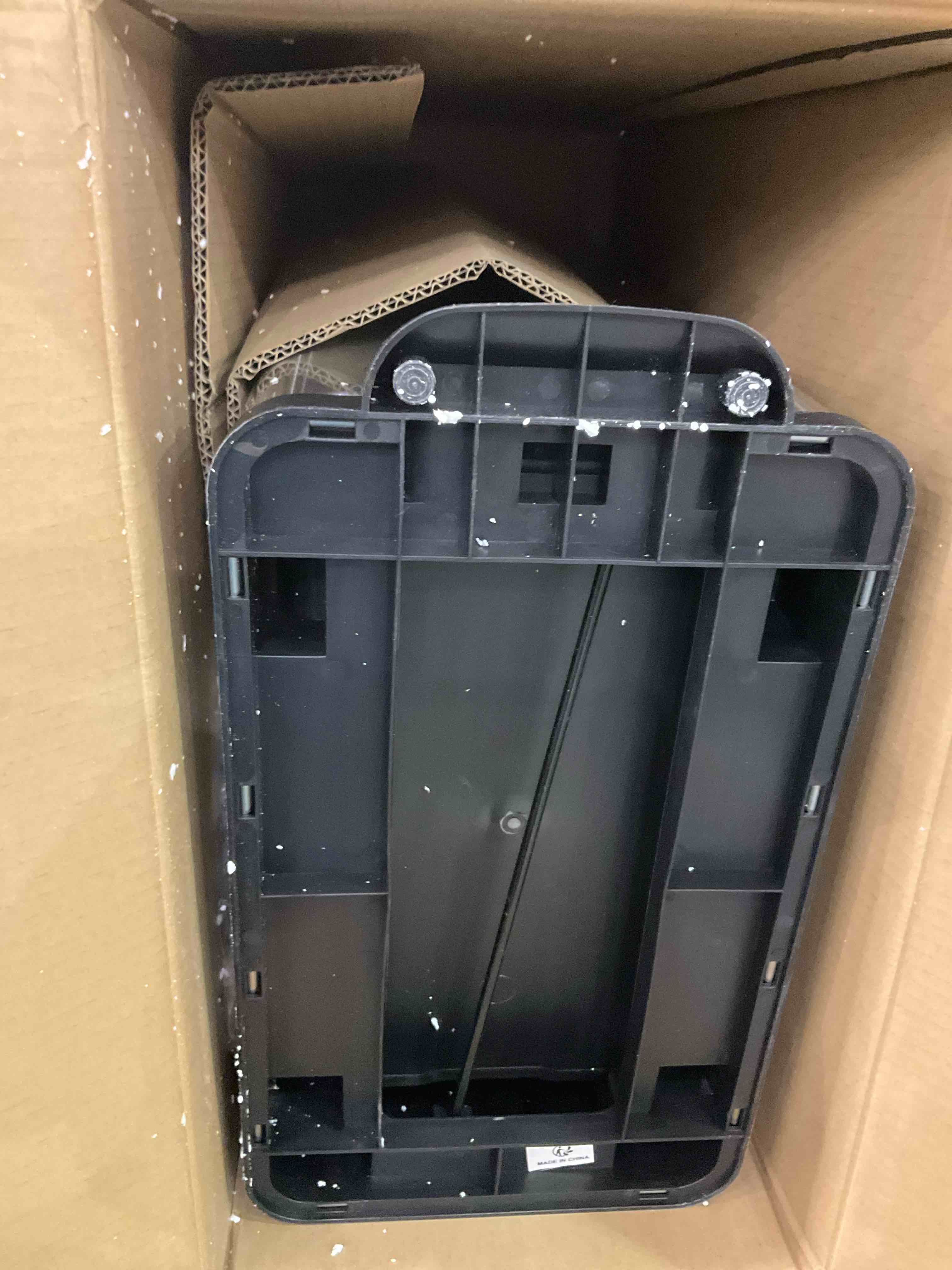 https://s3.amazonaws.com/lotting-images-prod/BargainHunt/EXS01028306_1709150342893.jpeg