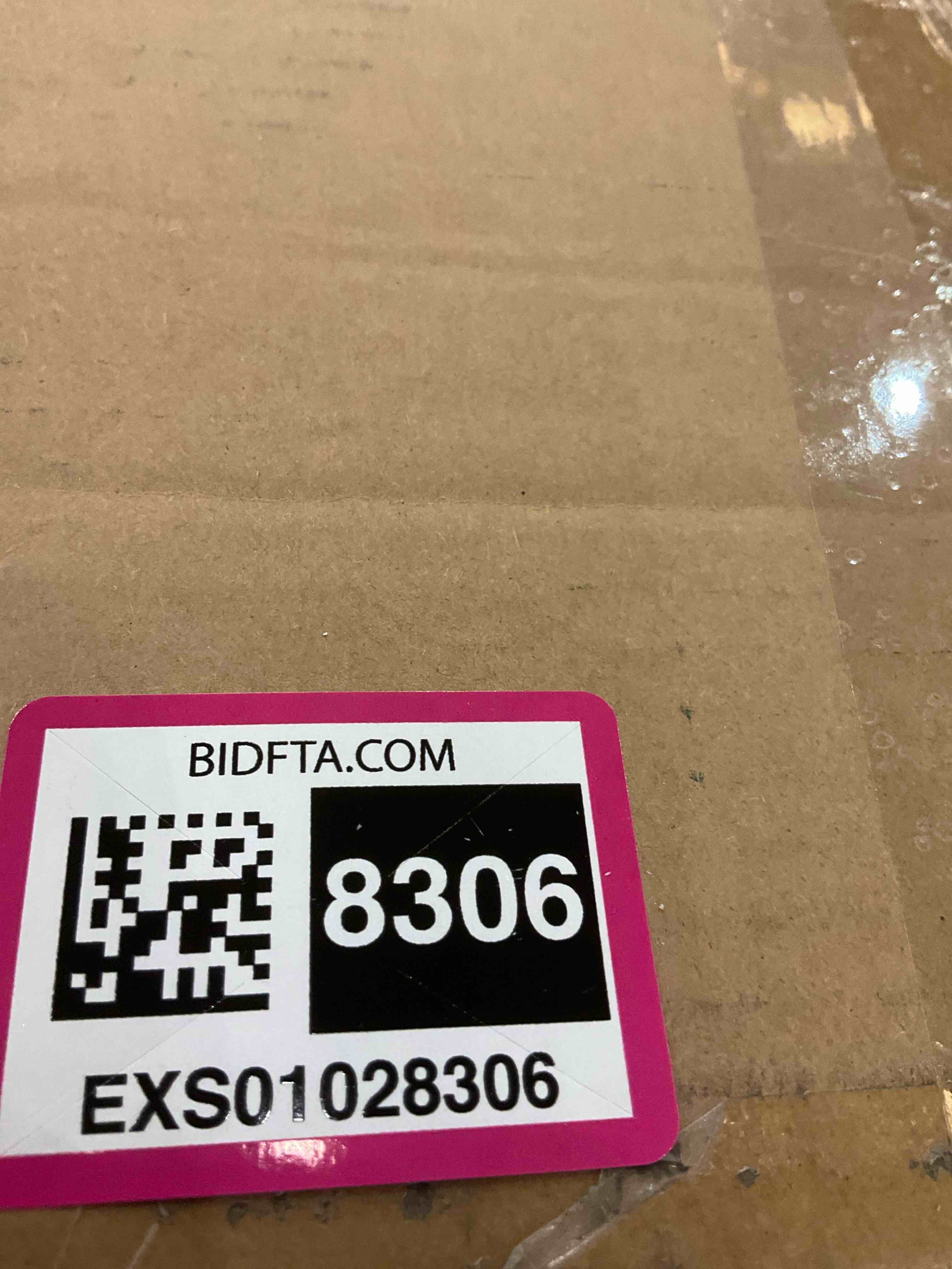 https://s3.amazonaws.com/lotting-images-prod/BargainHunt/EXS01028306_1709150409005.jpeg