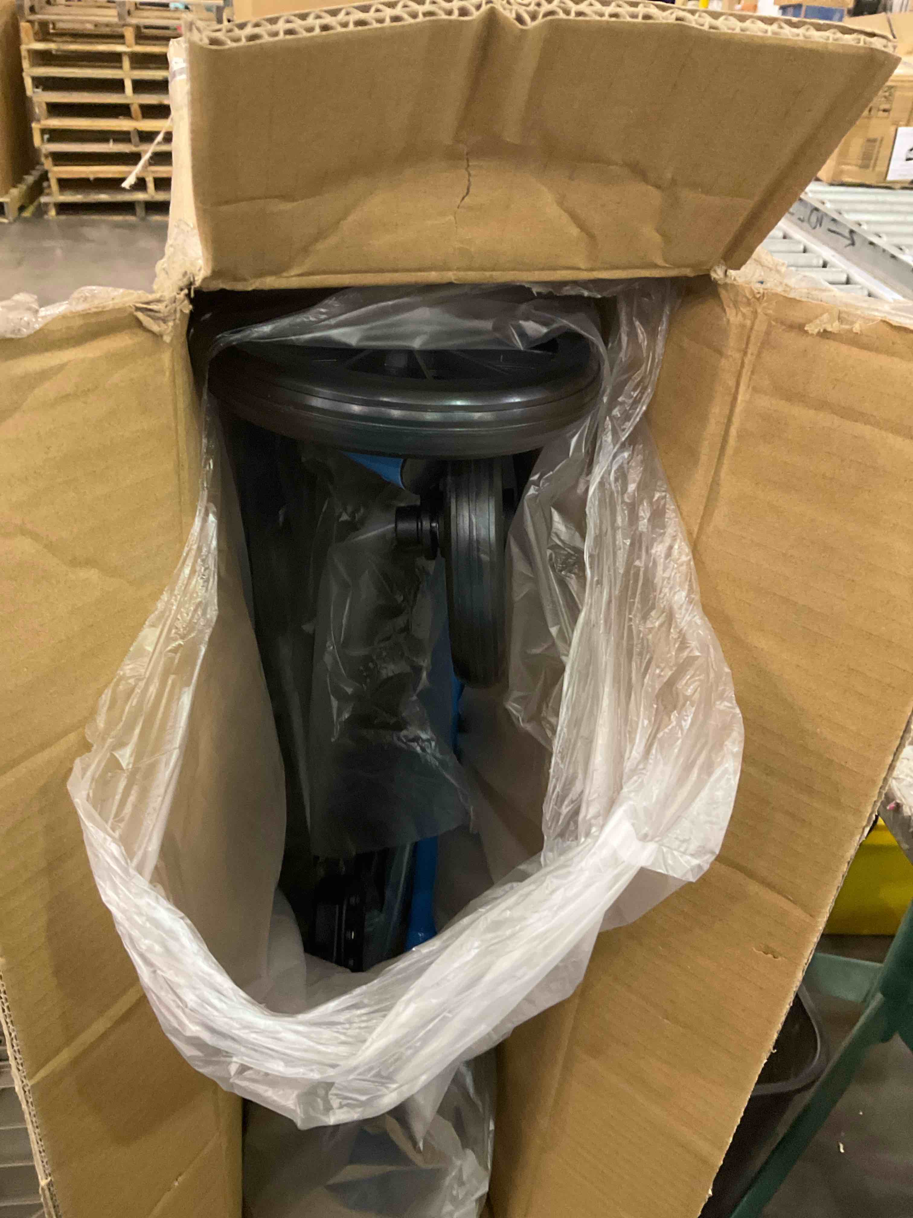 https://s3.amazonaws.com/lotting-images-prod/BargainHunt/EXS01028307_1709150519013.jpeg