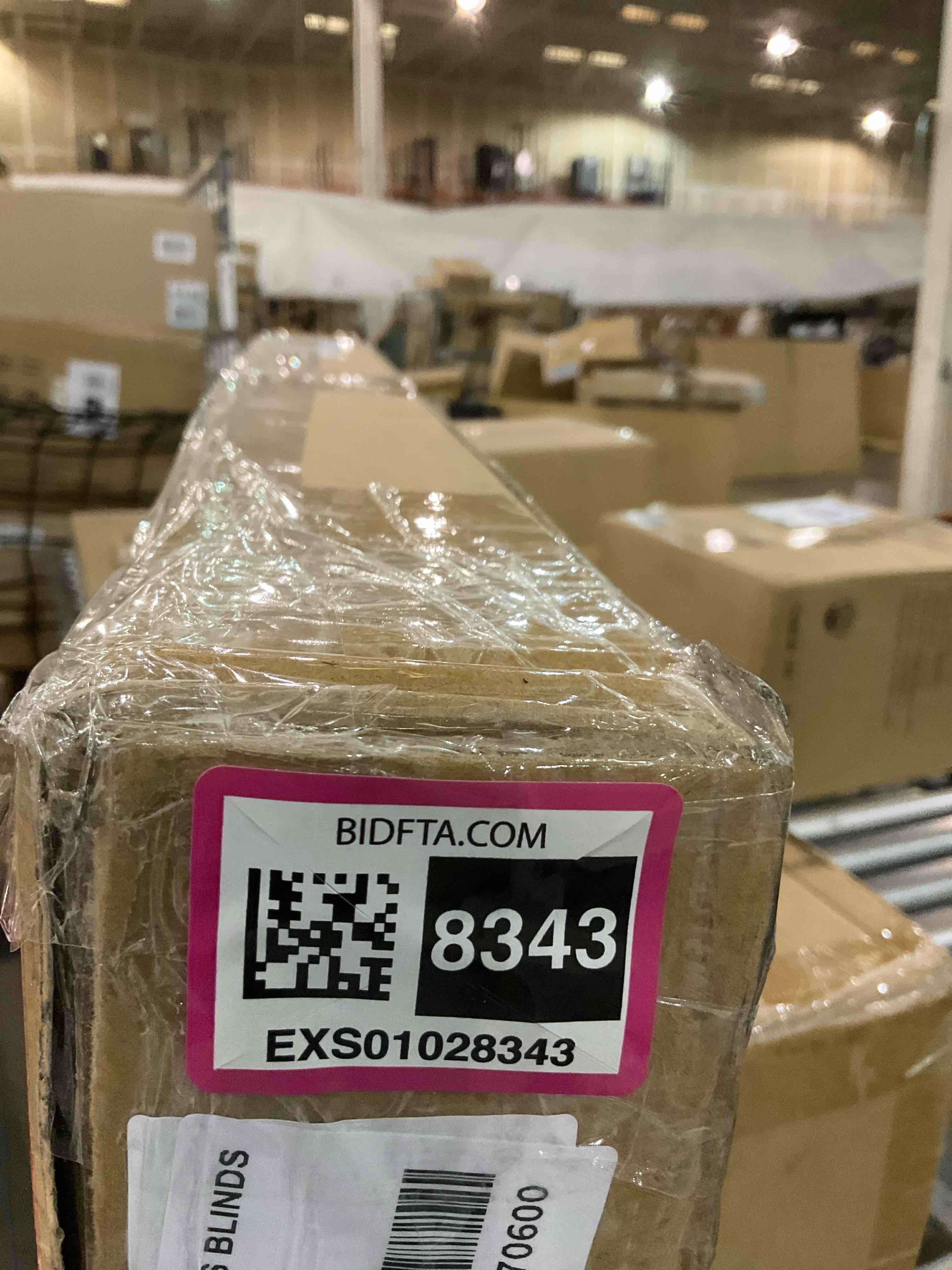 https://s3.amazonaws.com/lotting-images-prod/BargainHunt/EXS01028343_1709213828734.jpeg