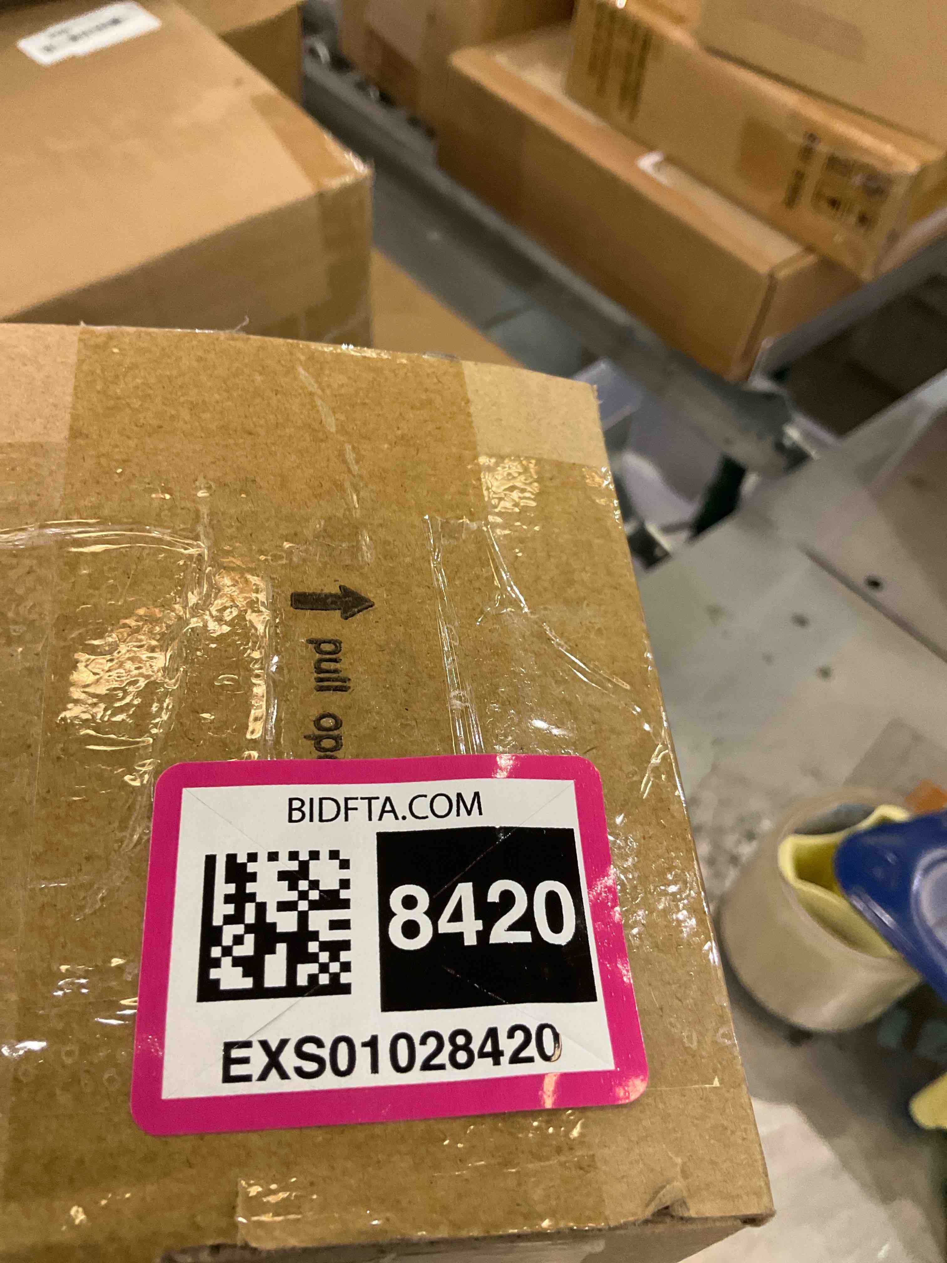 https://s3.amazonaws.com/lotting-images-prod/BargainHunt/EXS01028420_1709229885913.jpeg