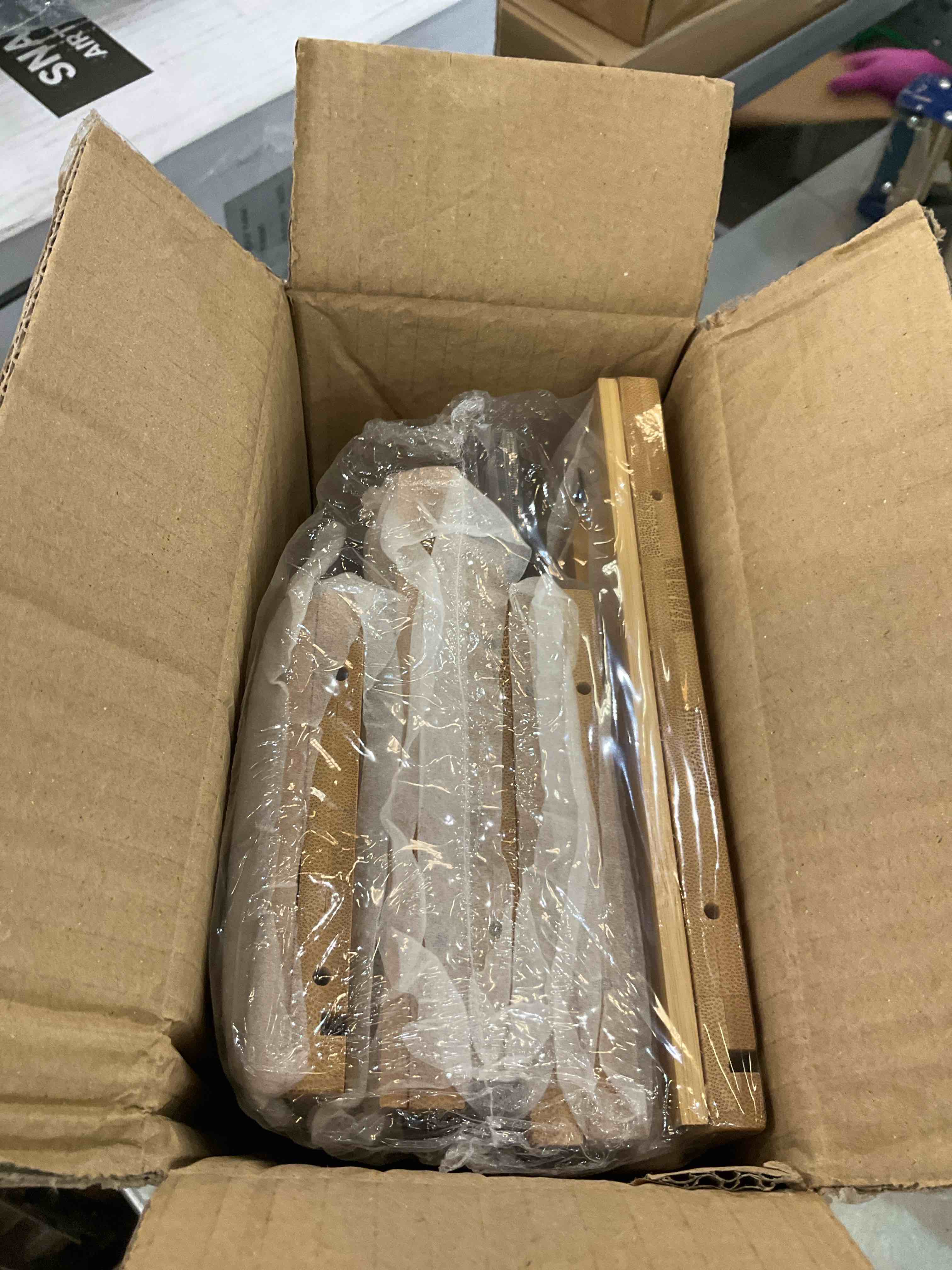 https://s3.amazonaws.com/lotting-images-prod/BargainHunt/EXS01028425_1709230616446.jpeg