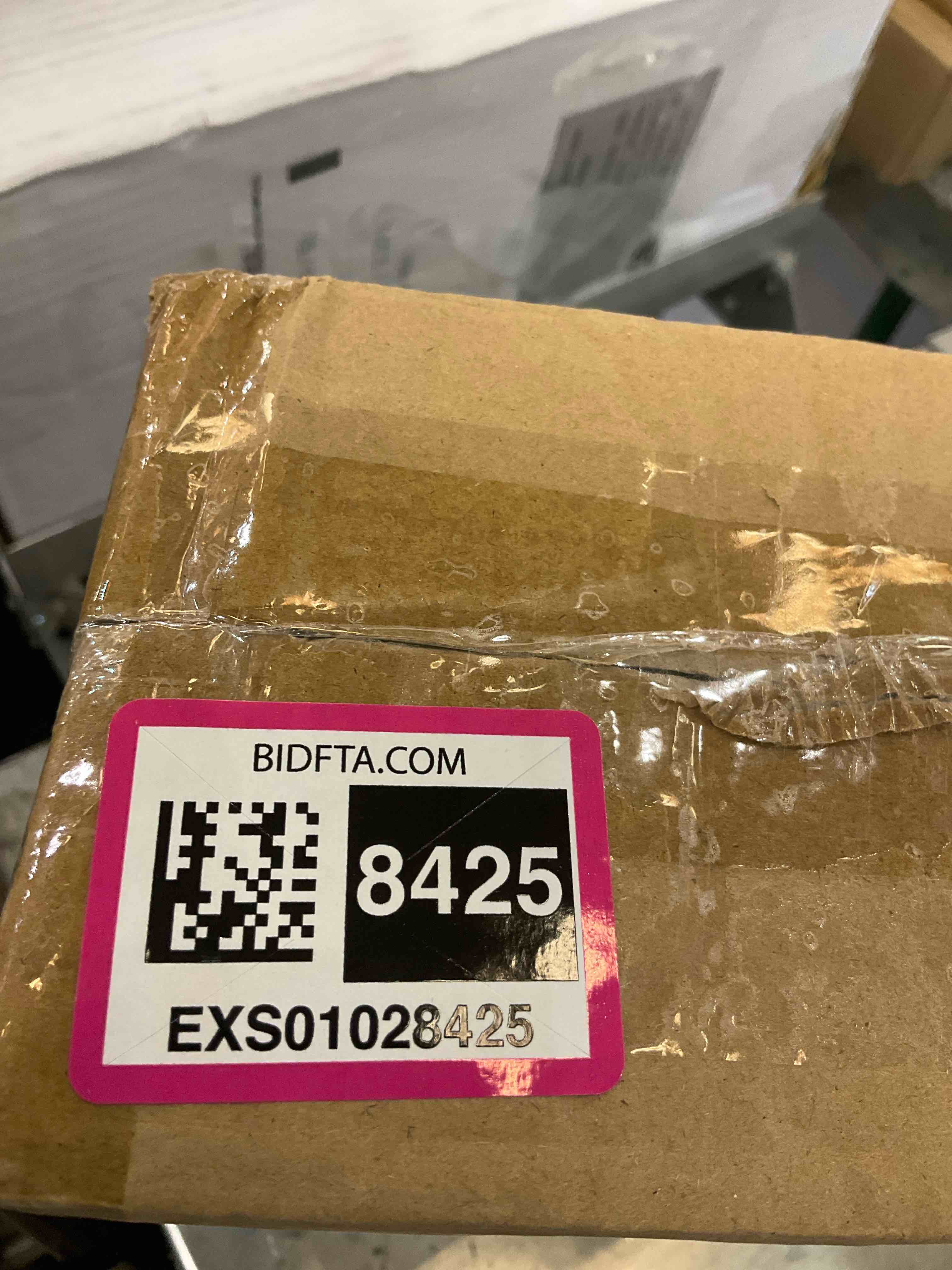 https://s3.amazonaws.com/lotting-images-prod/BargainHunt/EXS01028425_1709230639559.jpeg