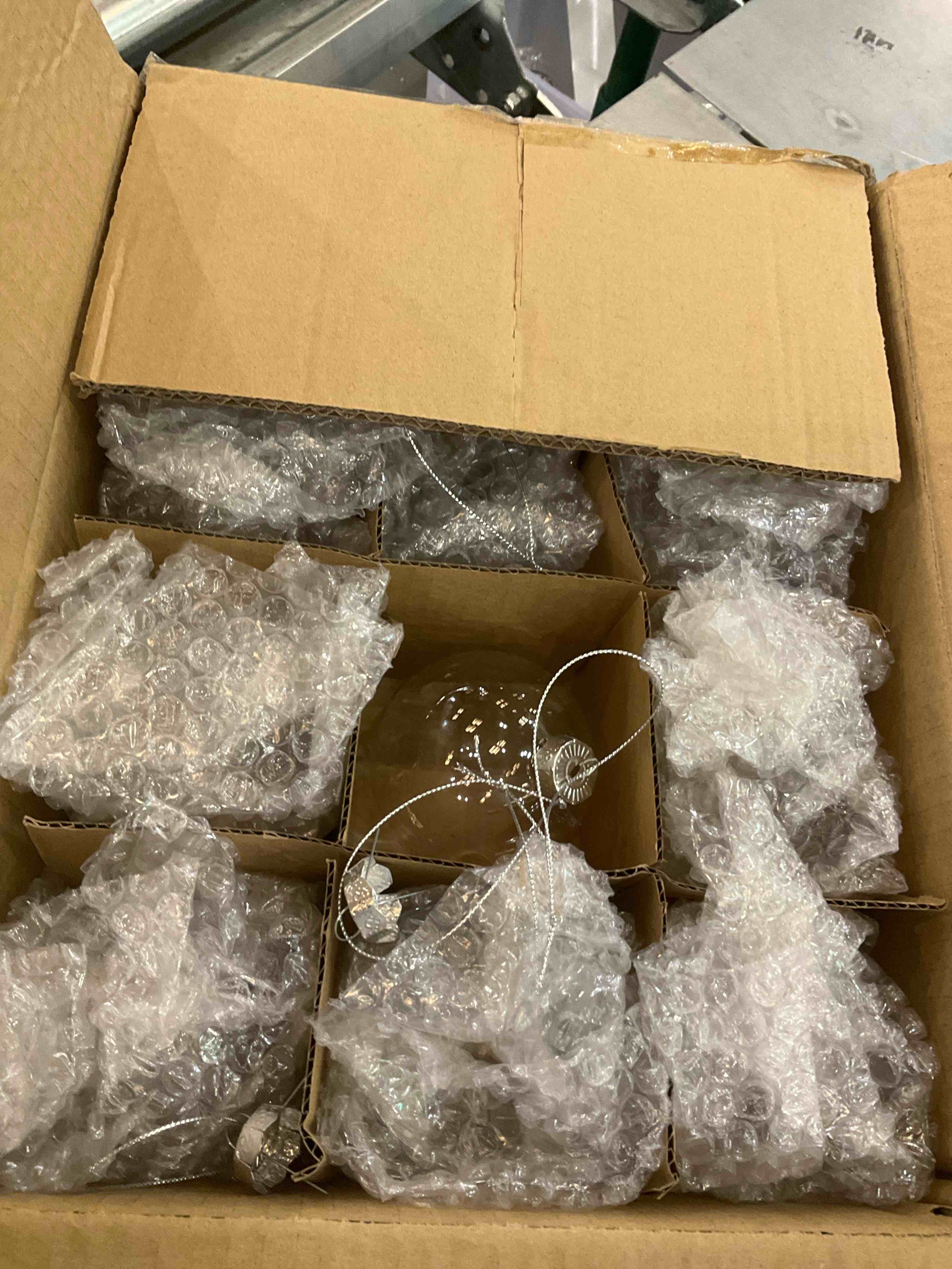 https://s3.amazonaws.com/lotting-images-prod/BargainHunt/EXS01028450_1709235207615.jpeg