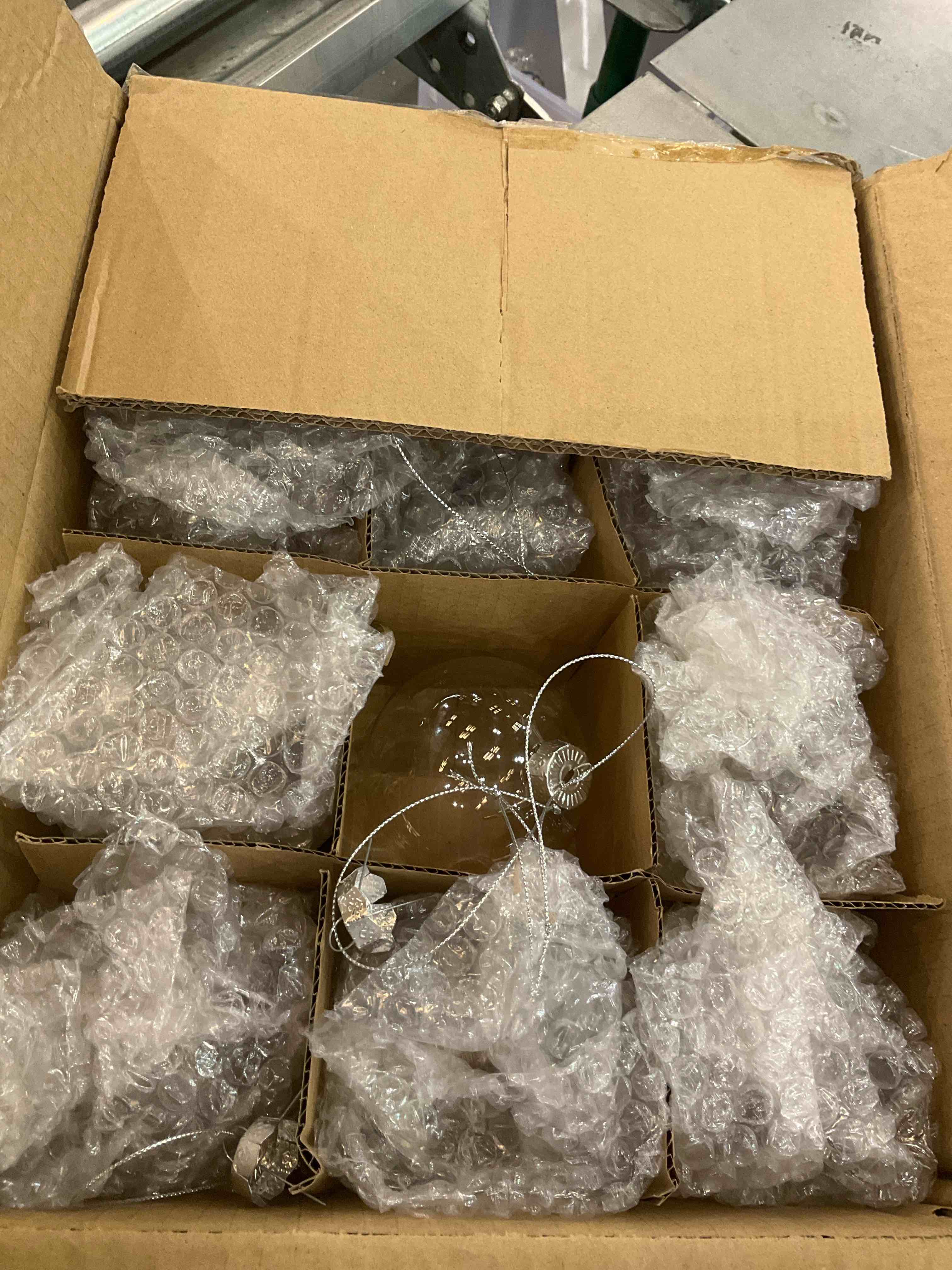 https://s3.amazonaws.com/lotting-images-prod/BargainHunt/EXS01028450_1709235208549.jpeg