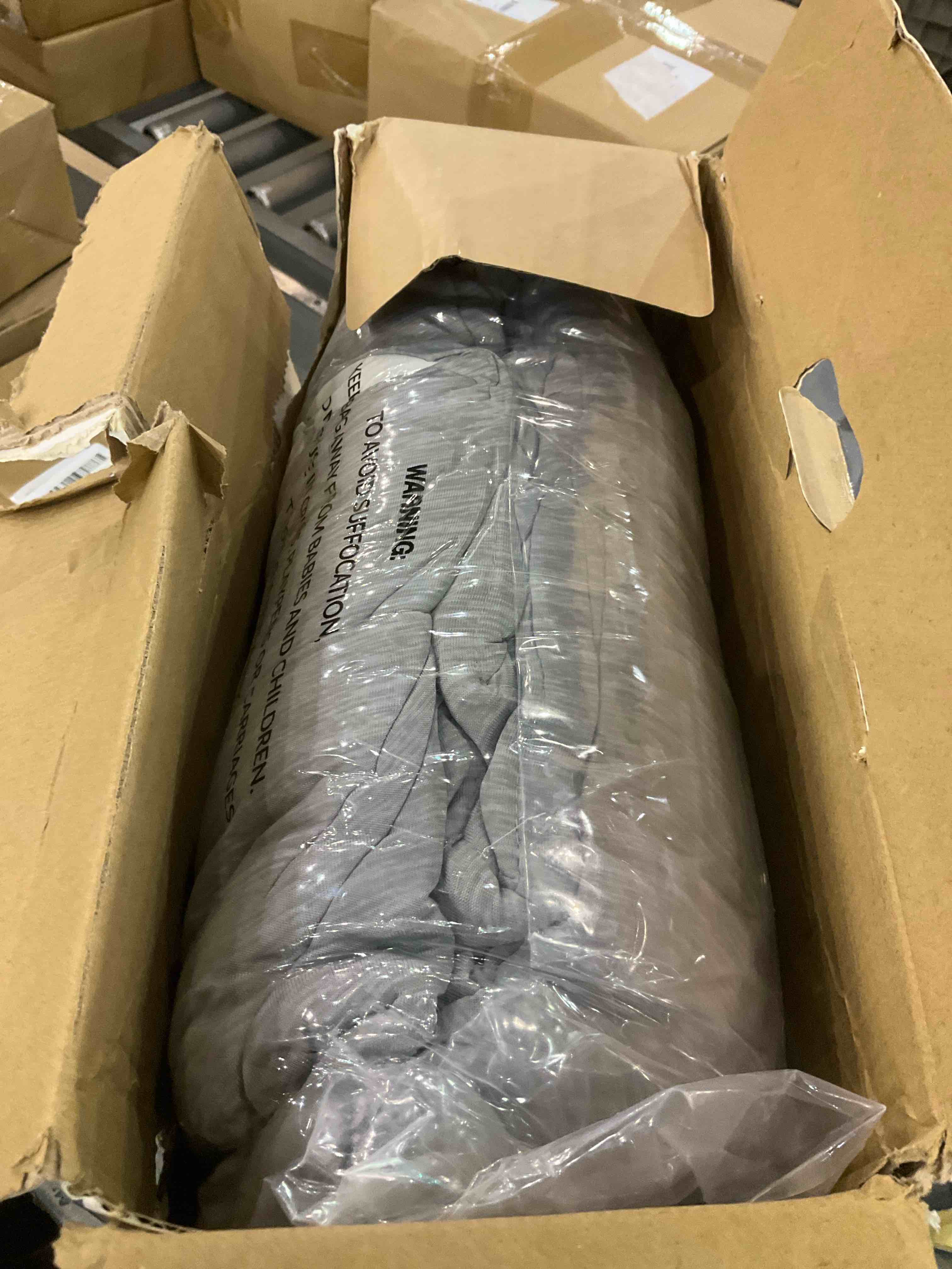 https://s3.amazonaws.com/lotting-images-prod/BargainHunt/EXS01028475_1709295326821.jpeg