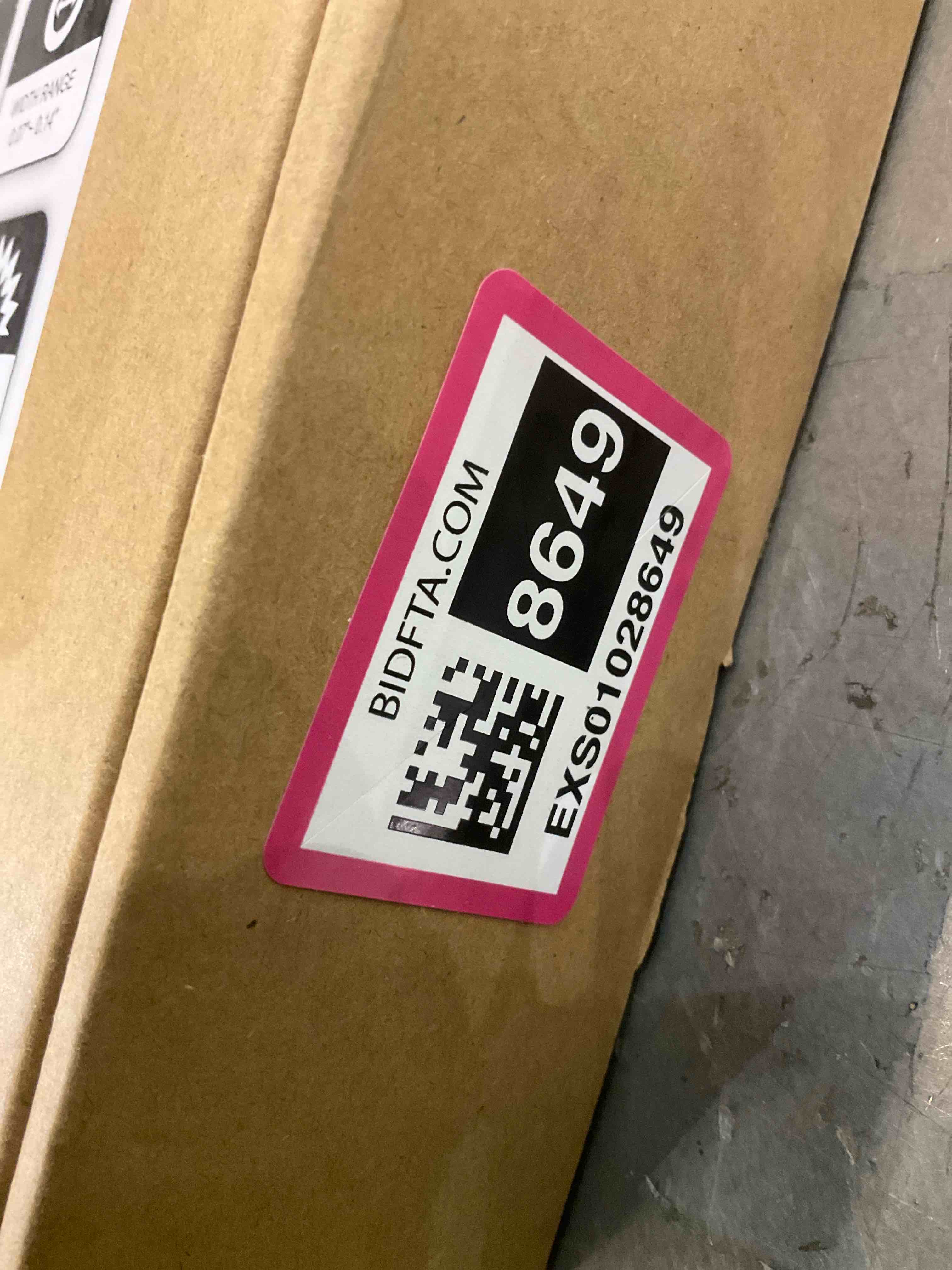 https://s3.amazonaws.com/lotting-images-prod/BargainHunt/EXS01028649_1707925870115.jpeg