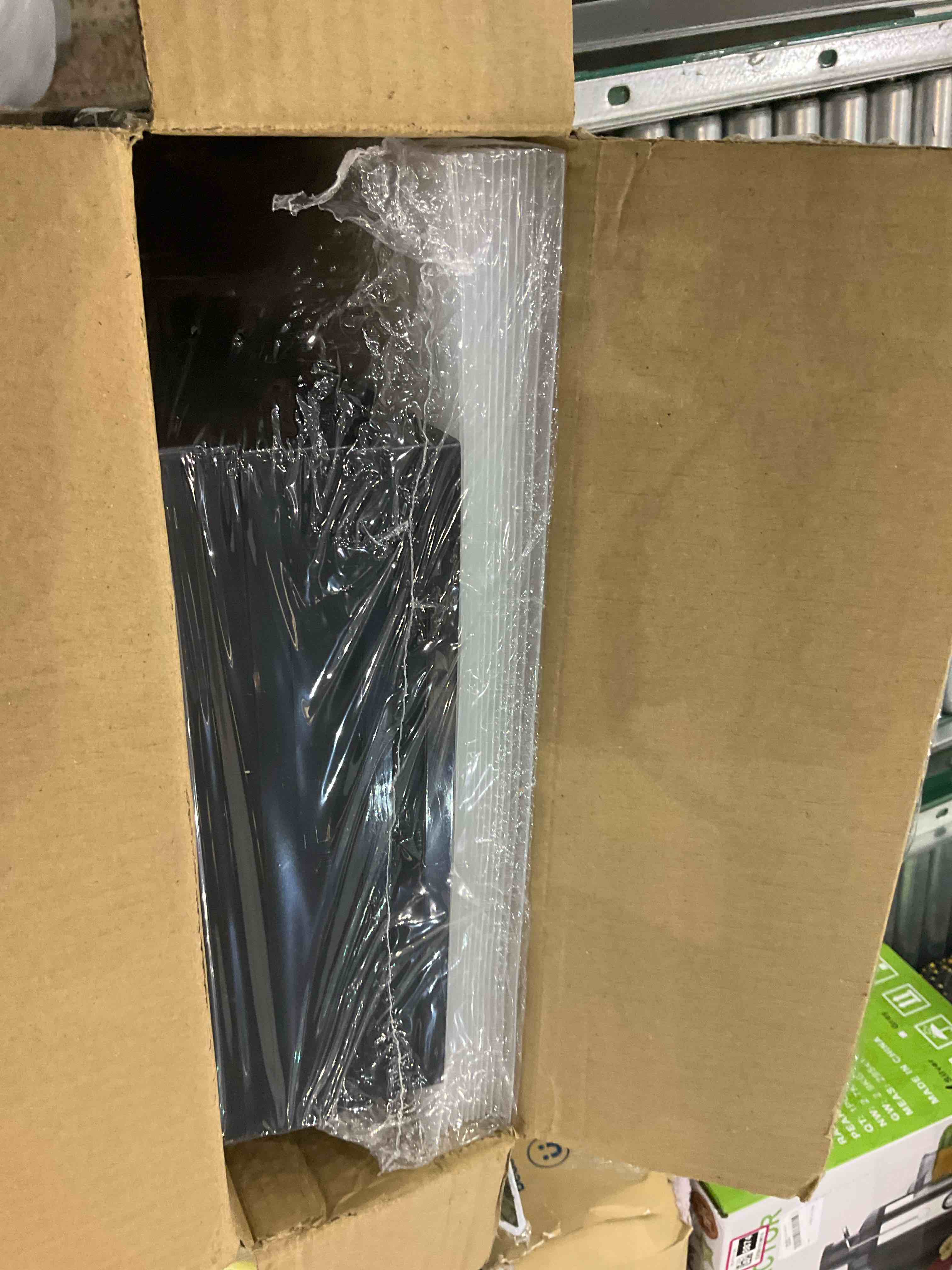 https://s3.amazonaws.com/lotting-images-prod/BargainHunt/EXS01029194_1707489831652.jpeg