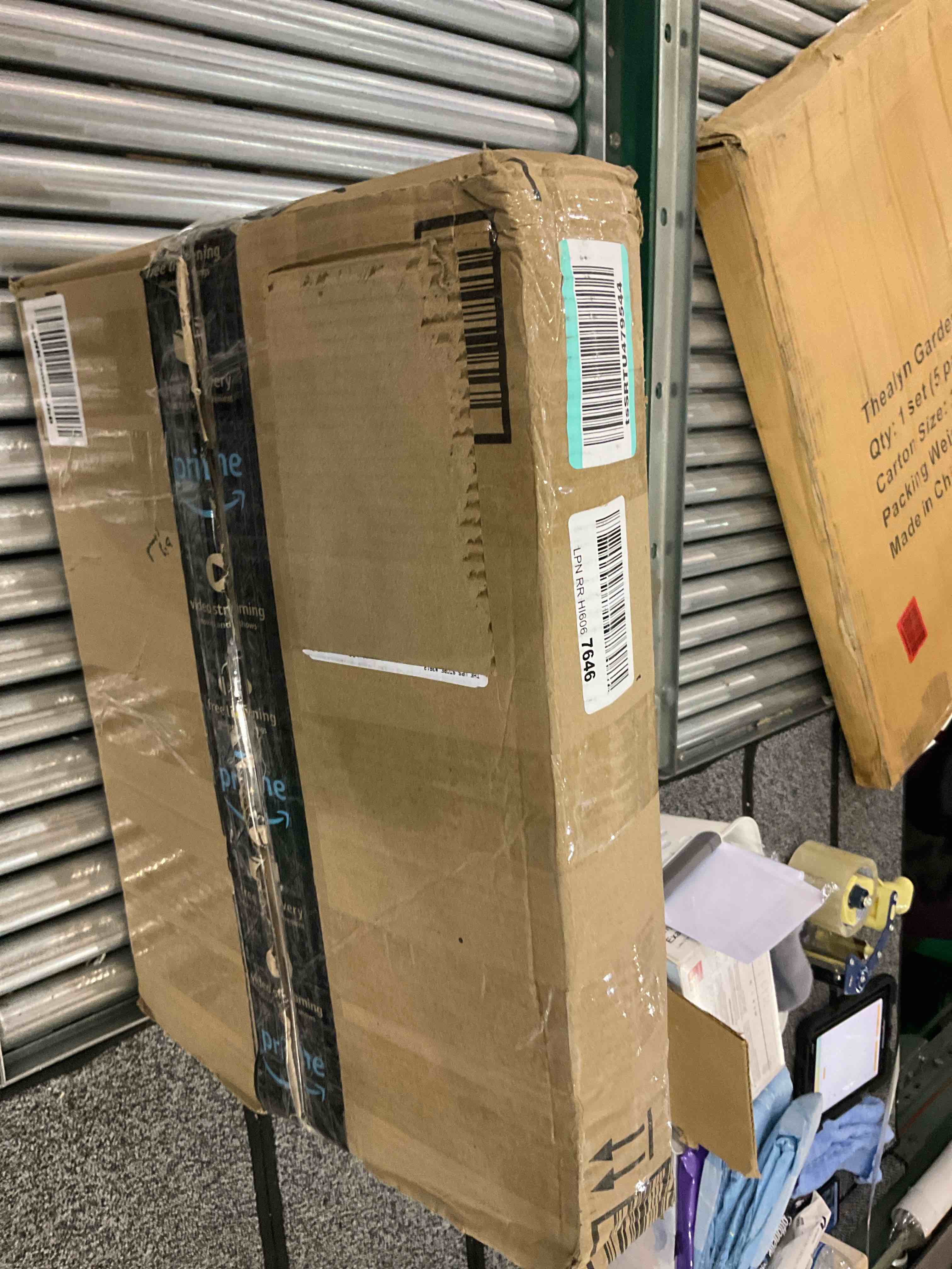 https://s3.amazonaws.com/lotting-images-prod/BargainHunt/EXS01029218_1707500507549.jpeg