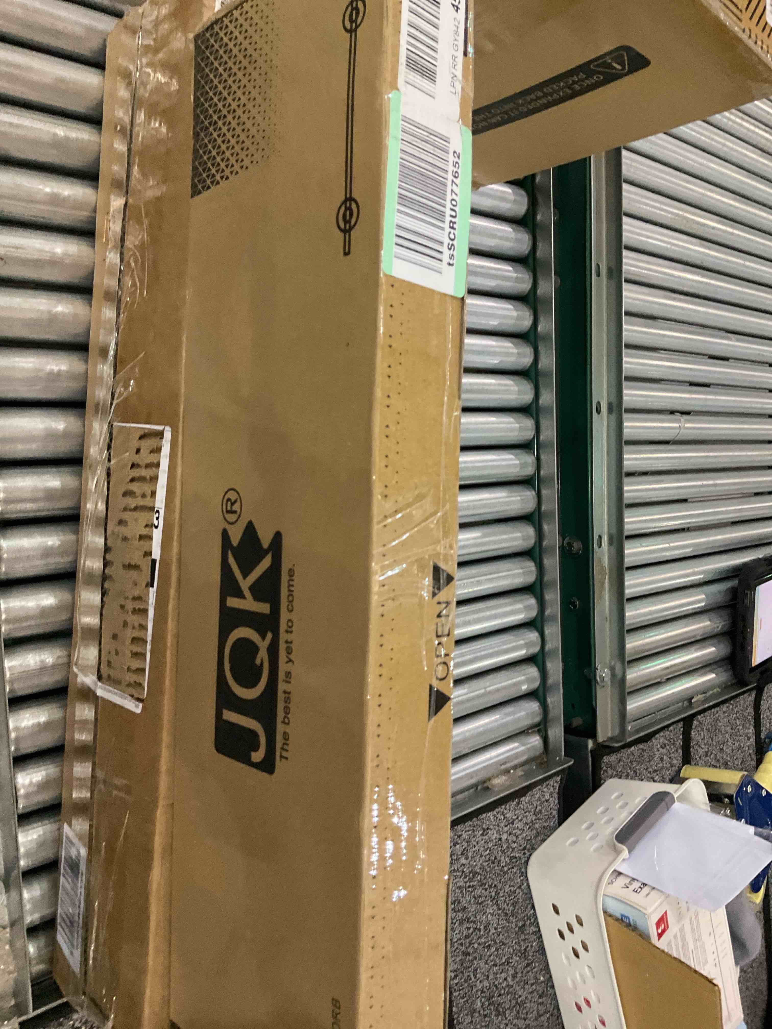 https://s3.amazonaws.com/lotting-images-prod/BargainHunt/EXS01029219_1707500672064.jpeg