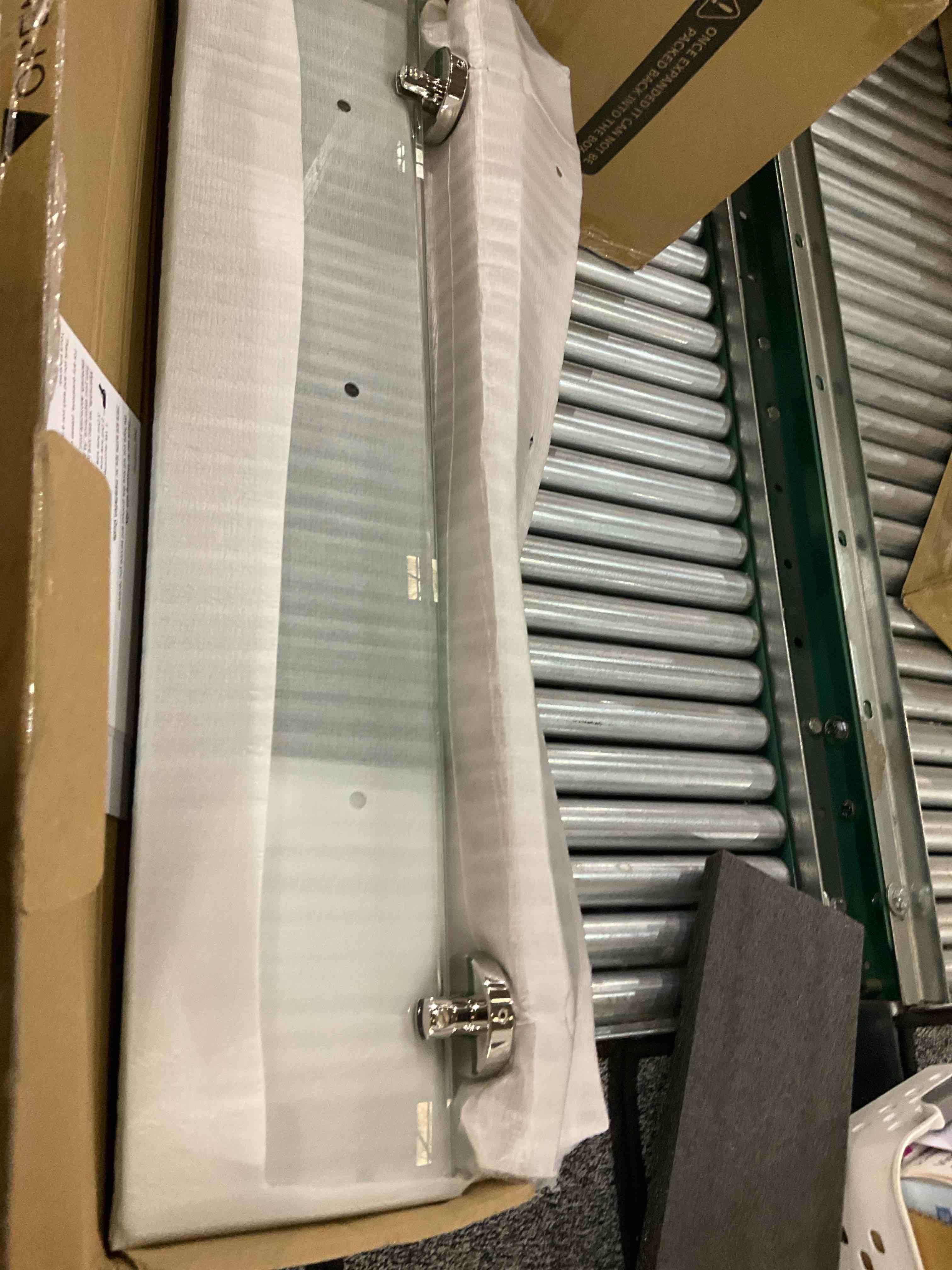 https://s3.amazonaws.com/lotting-images-prod/BargainHunt/EXS01029219_1707500743392.jpeg