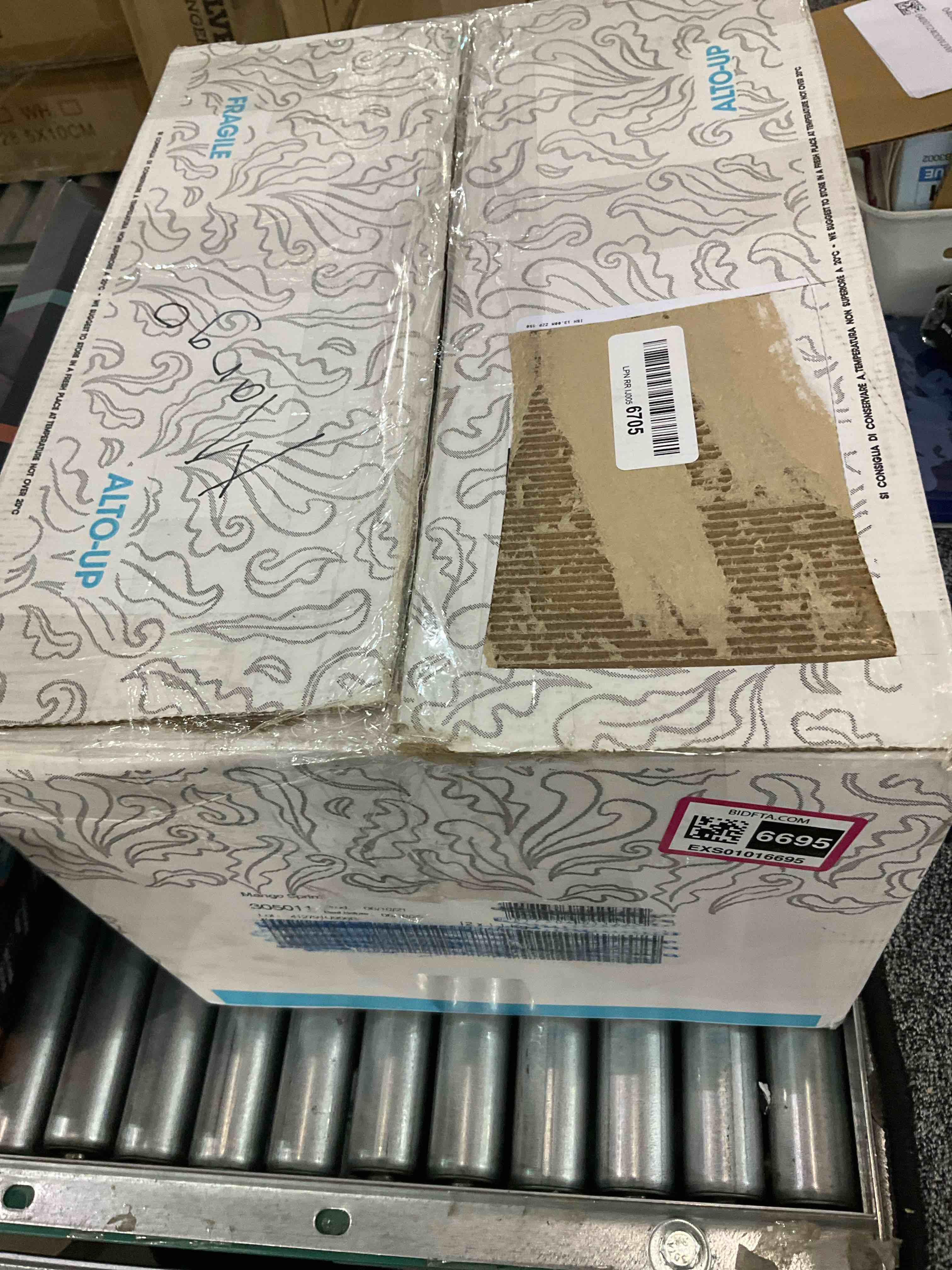 https://s3.amazonaws.com/lotting-images-prod/BargainHunt/EXS01029326_1707760548488.jpeg