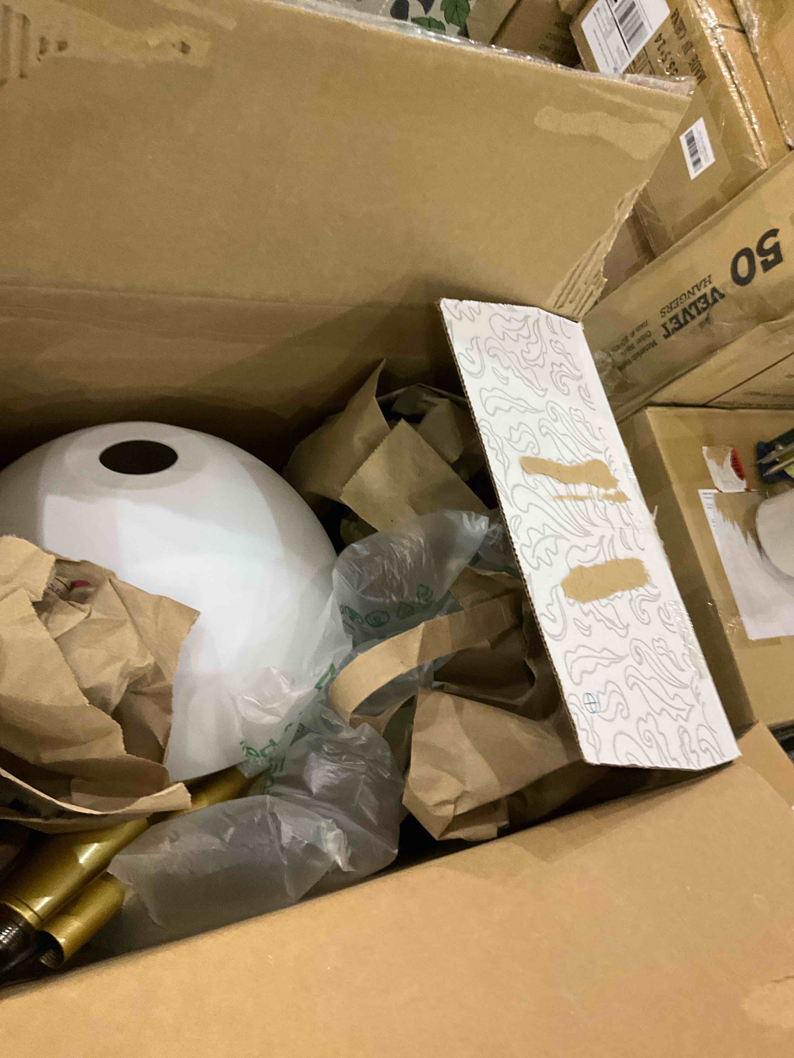 https://s3.amazonaws.com/lotting-images-prod/BargainHunt/EXS01029326_1707760568352.jpeg