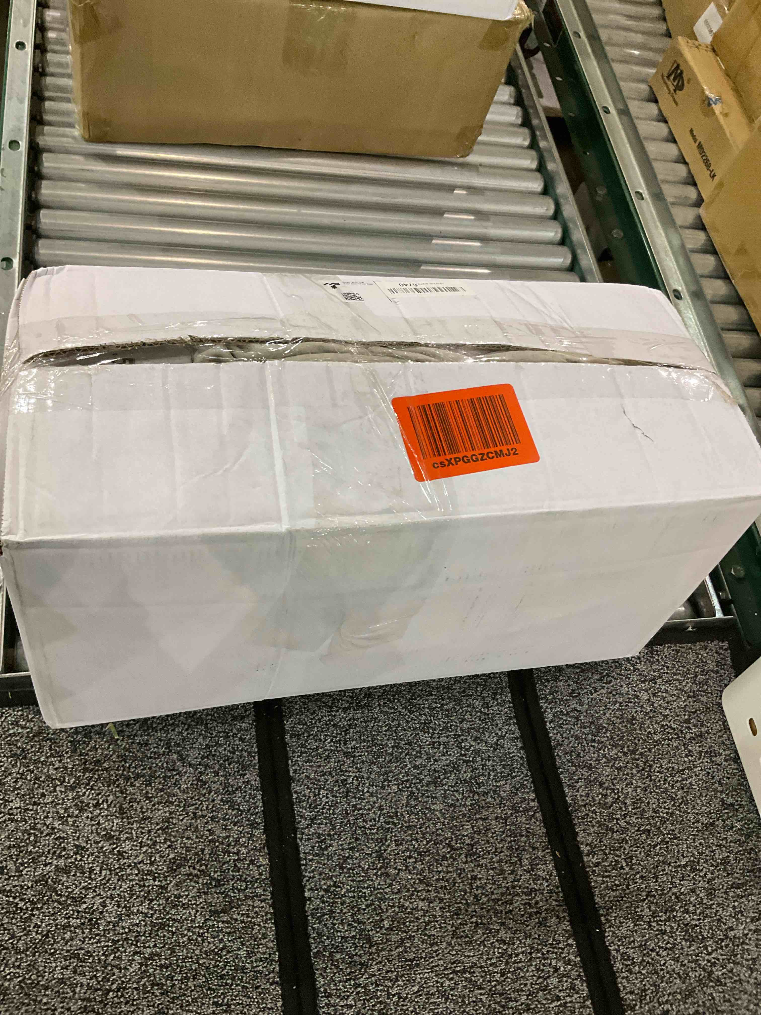 https://s3.amazonaws.com/lotting-images-prod/BargainHunt/EXS01029348_1707827822849.jpeg