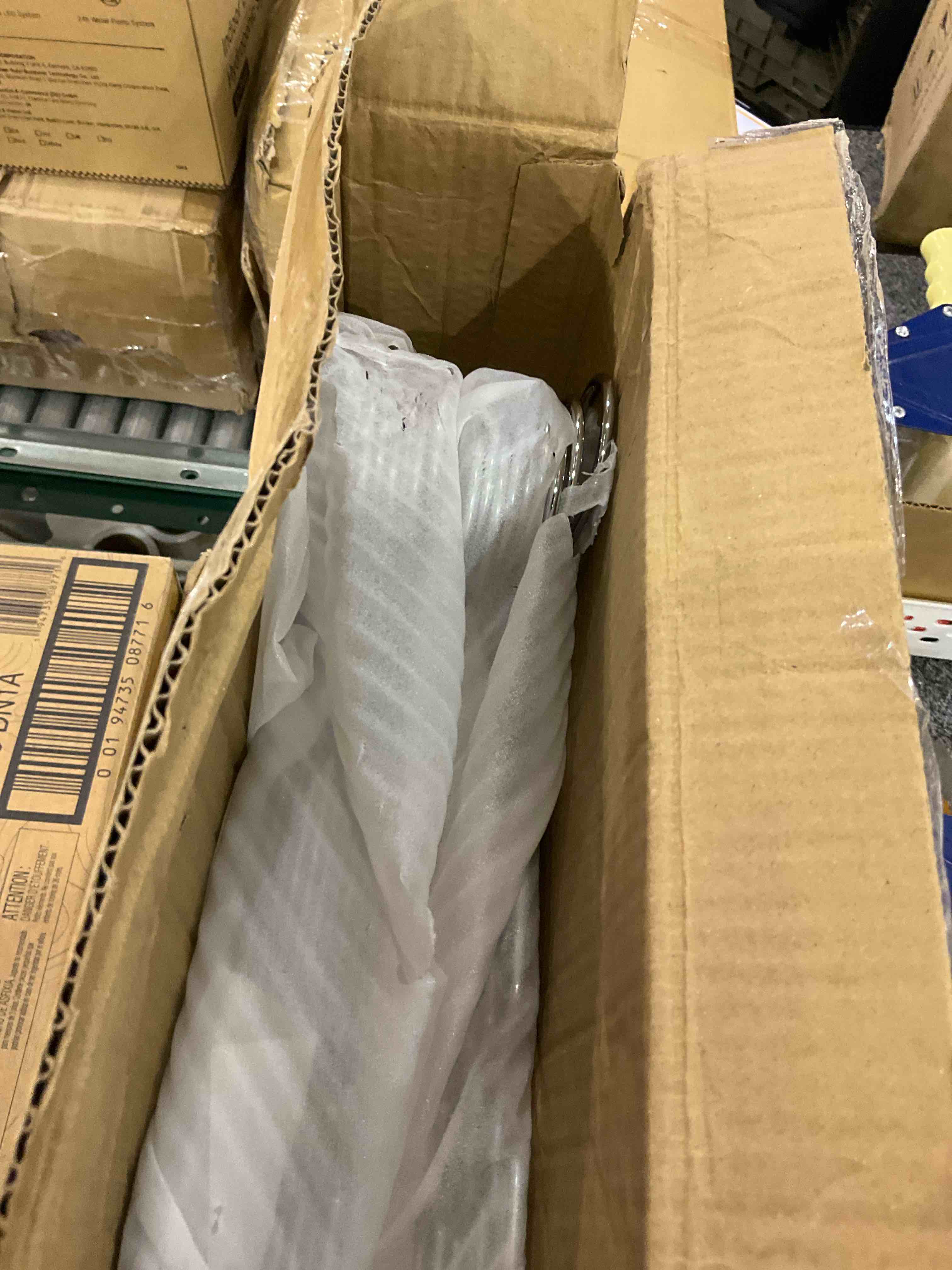 https://s3.amazonaws.com/lotting-images-prod/BargainHunt/EXS01029360_1707830227728.jpeg