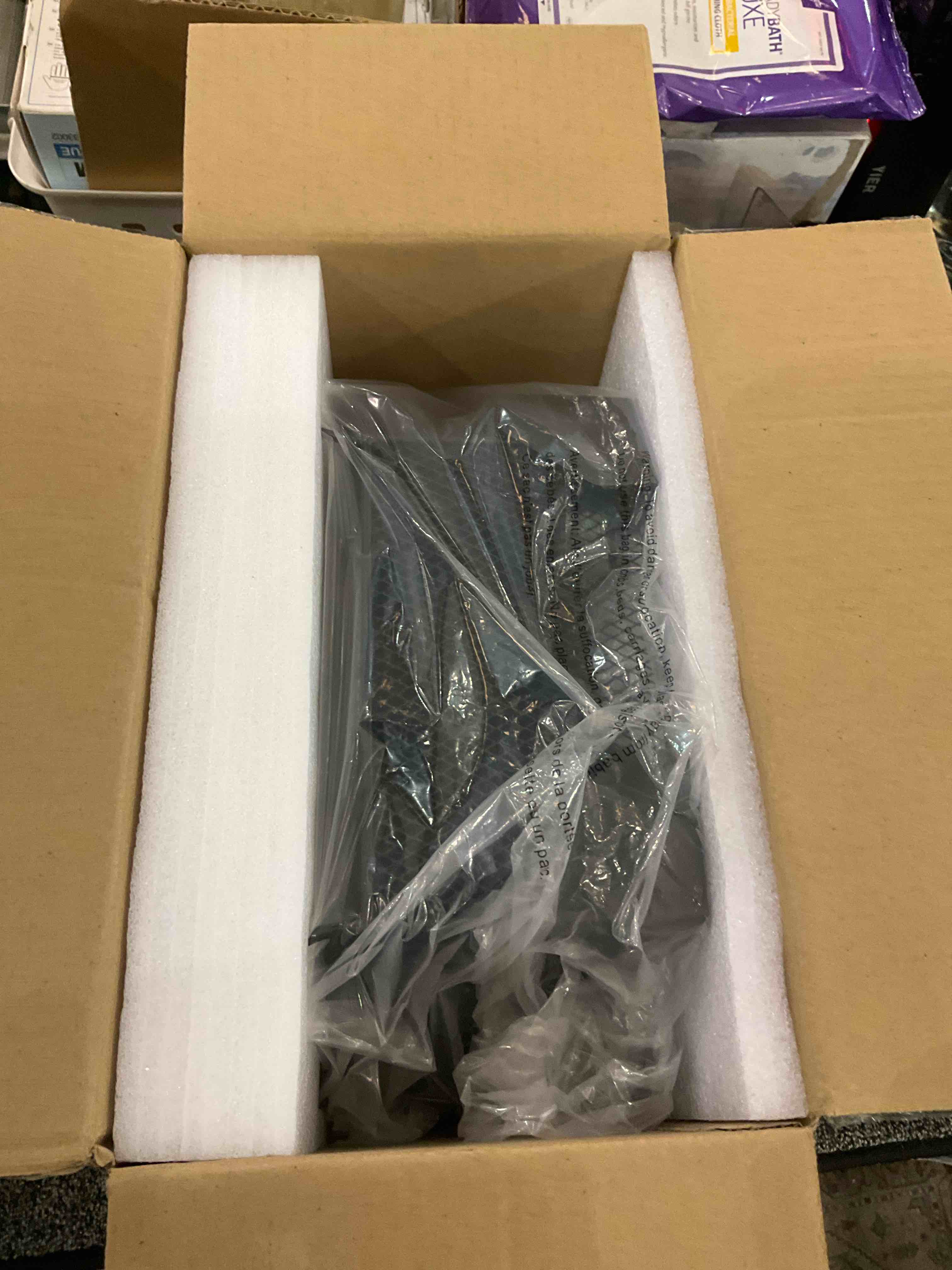 https://s3.amazonaws.com/lotting-images-prod/BargainHunt/EXS01029445_1707928858034.jpeg
