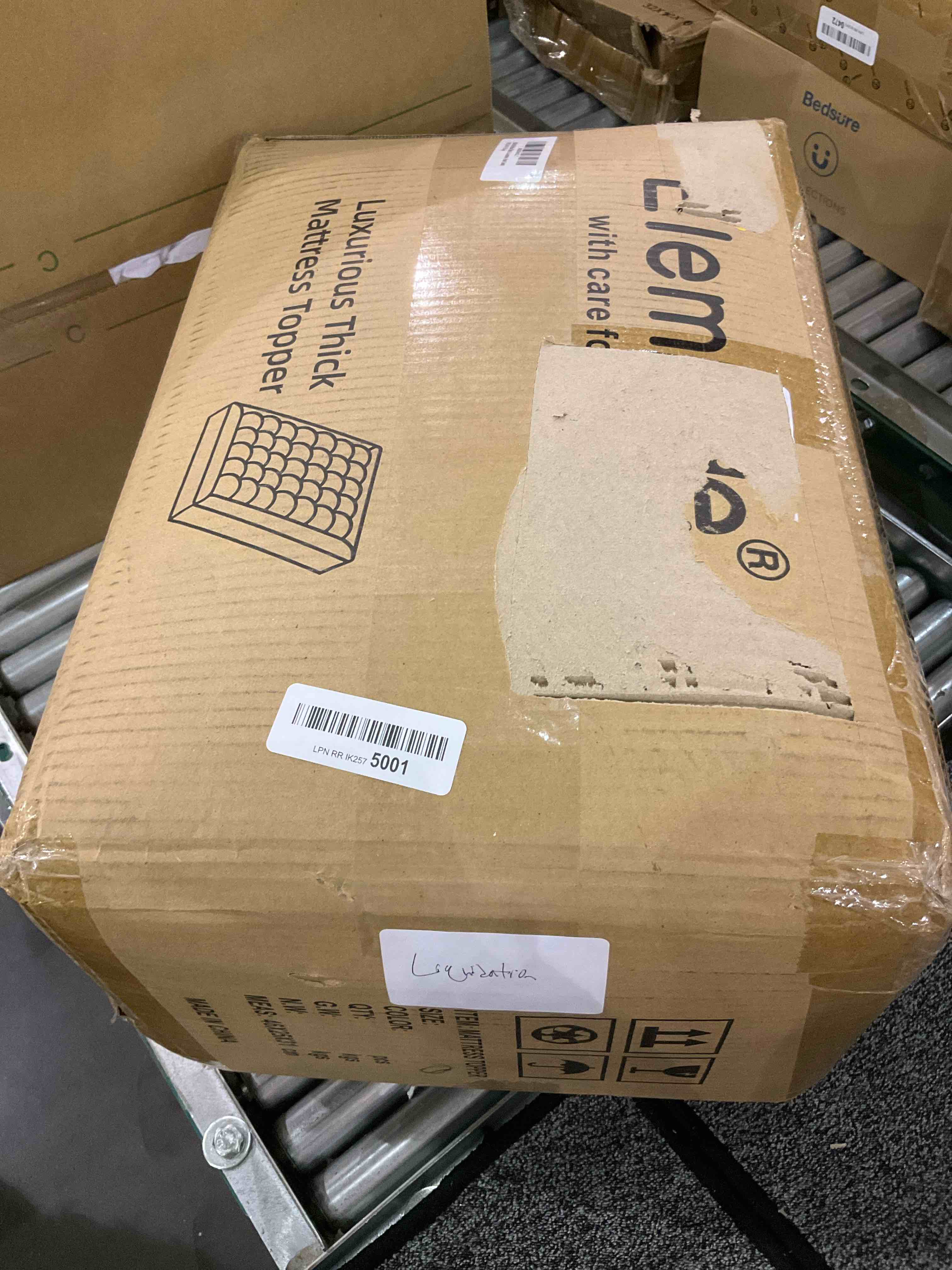 https://s3.amazonaws.com/lotting-images-prod/BargainHunt/EXS01029508_1708606820401.jpeg