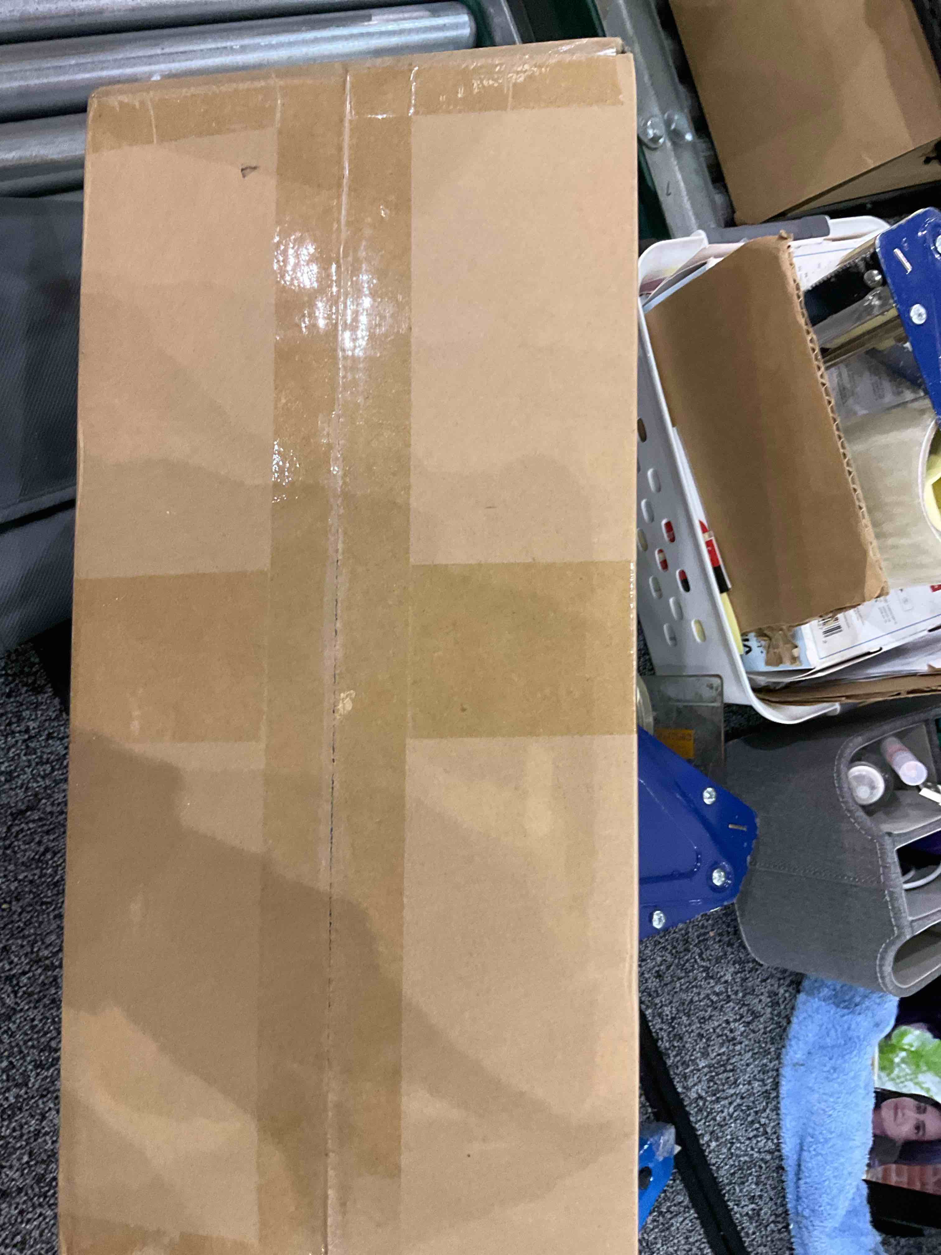 https://s3.amazonaws.com/lotting-images-prod/BargainHunt/EXS01029579_1708627873362.jpeg