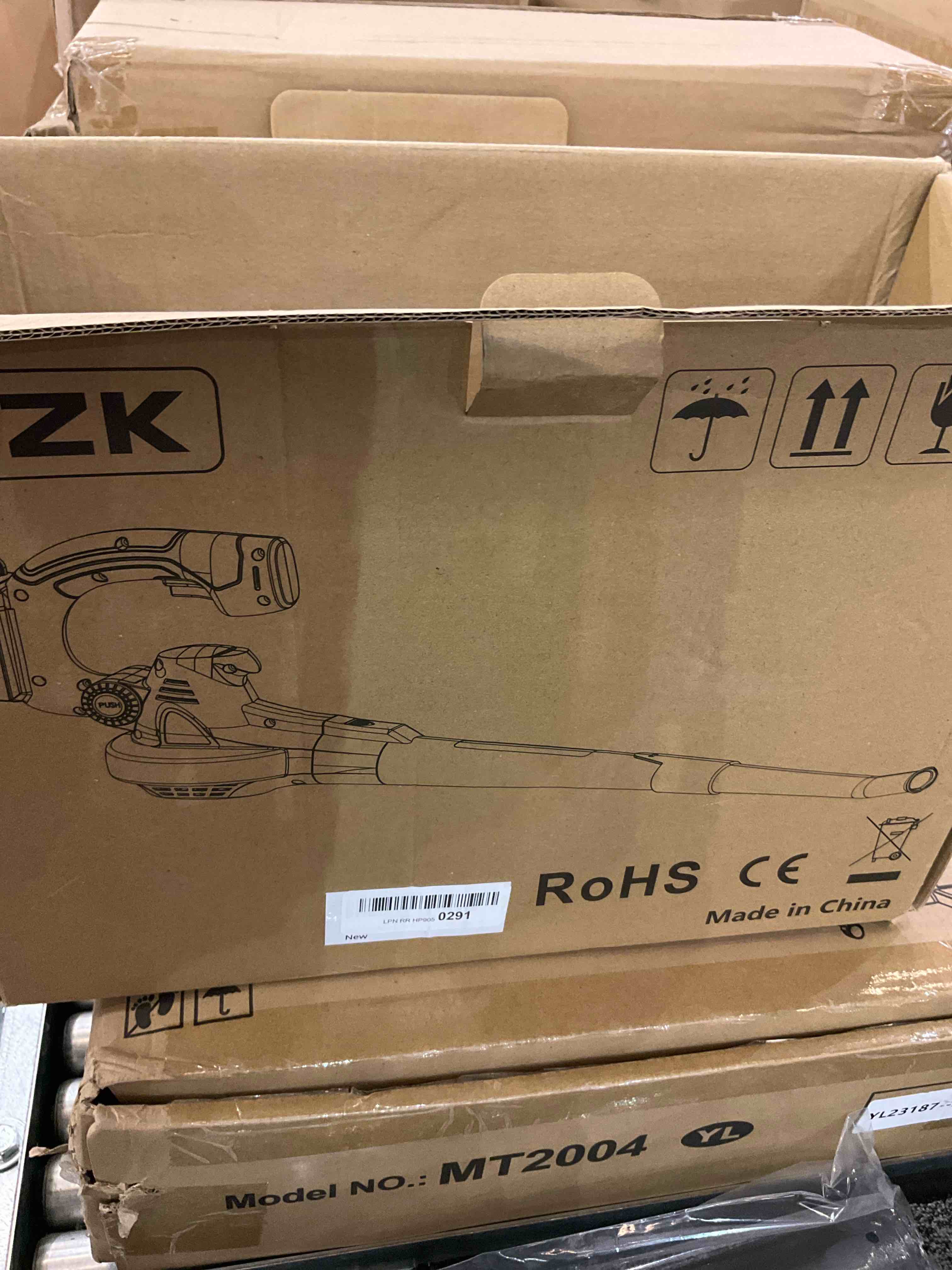 https://s3.amazonaws.com/lotting-images-prod/BargainHunt/EXS01029623_1708700369627.jpeg