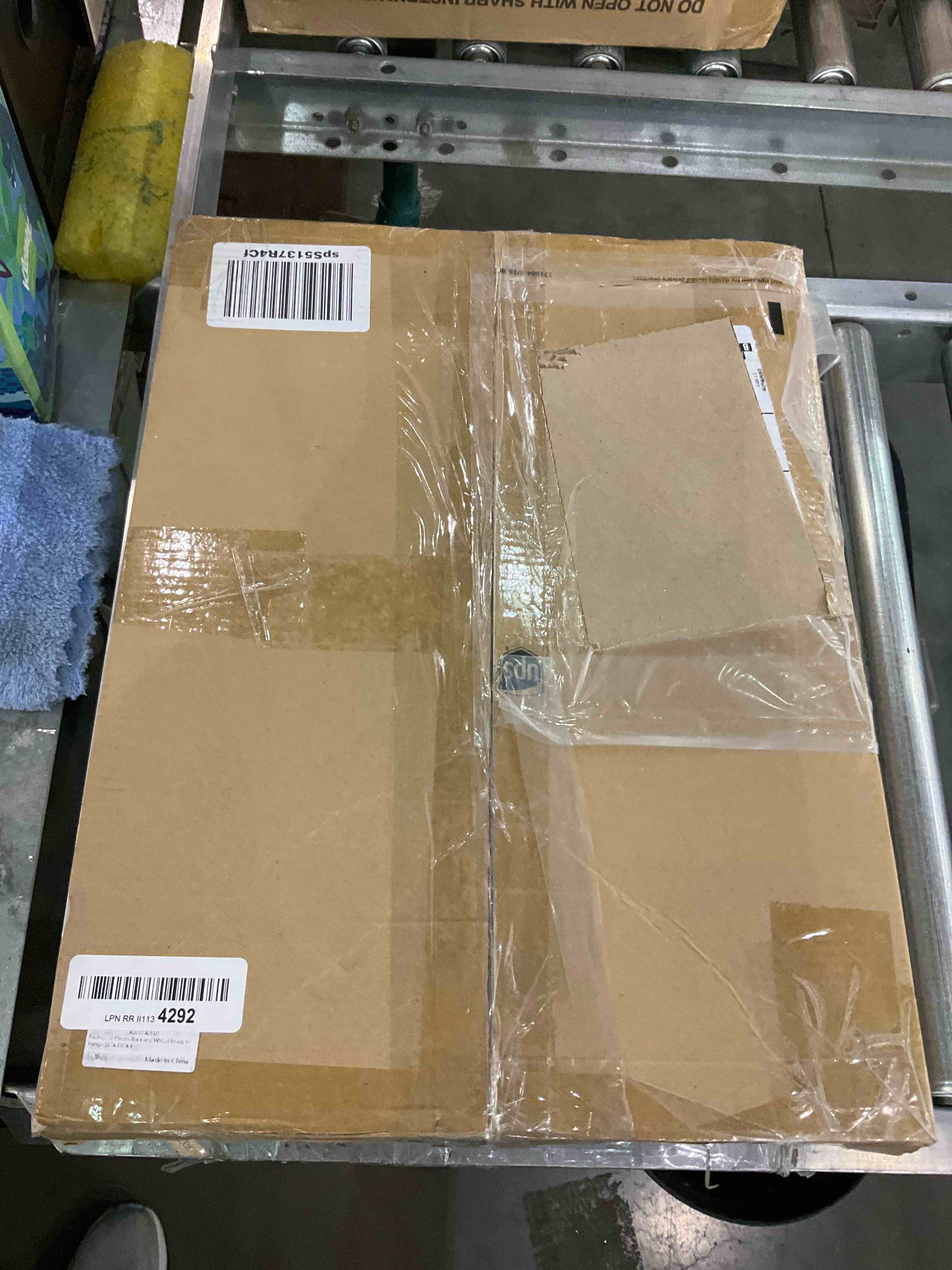 https://s3.amazonaws.com/lotting-images-prod/BargainHunt/EXS01029823_1709122427923.jpeg